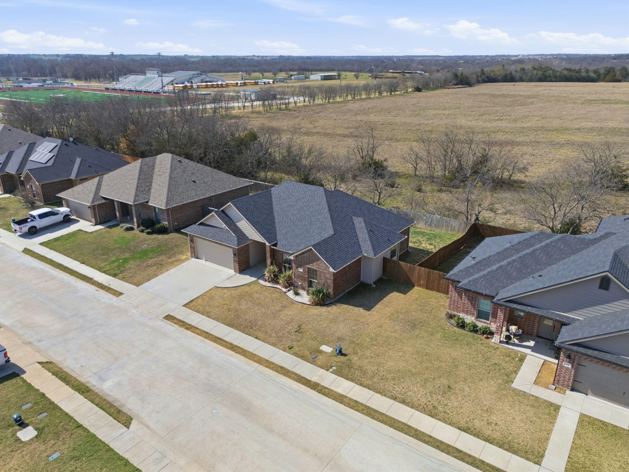 main property photo 36