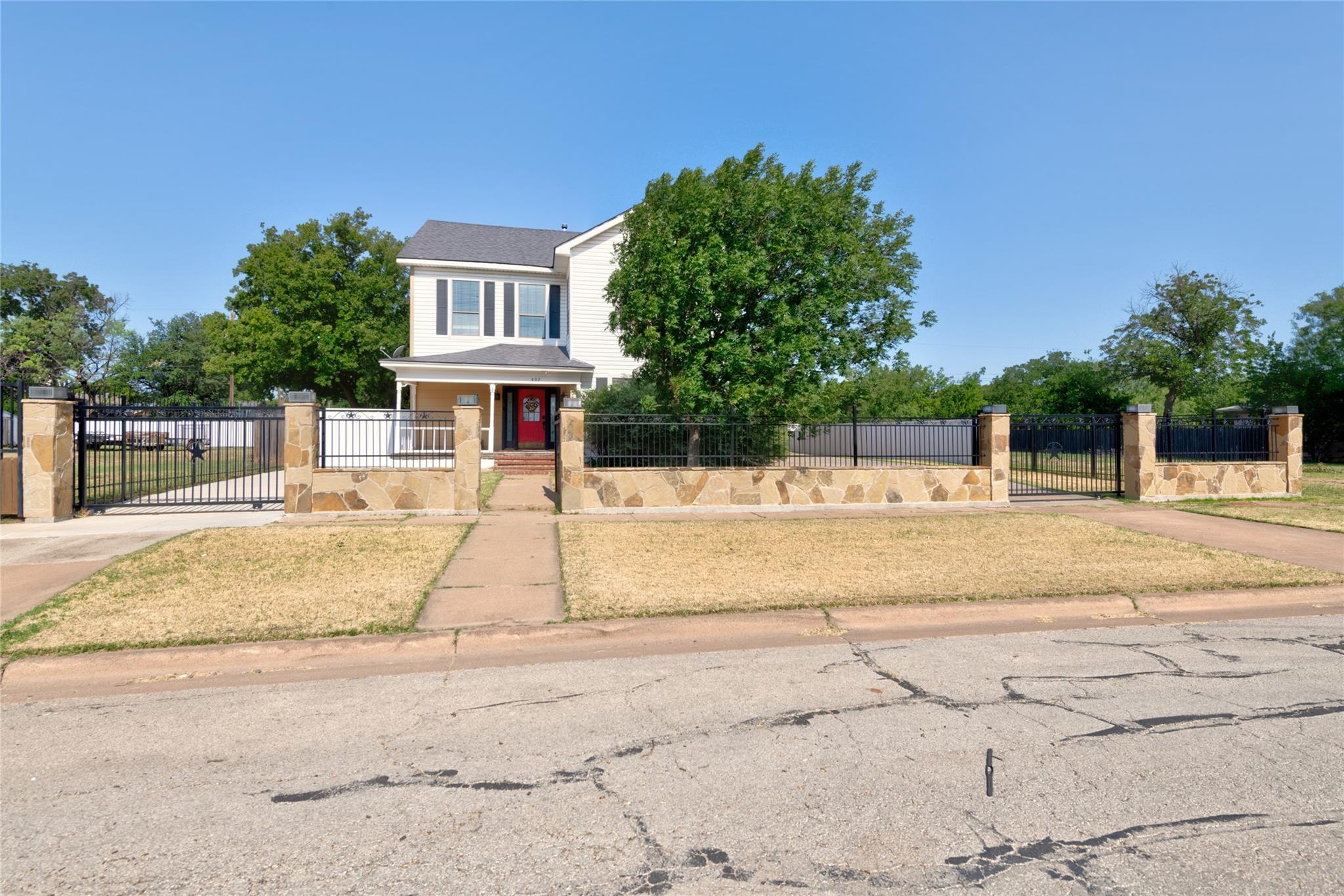 main property photo 2