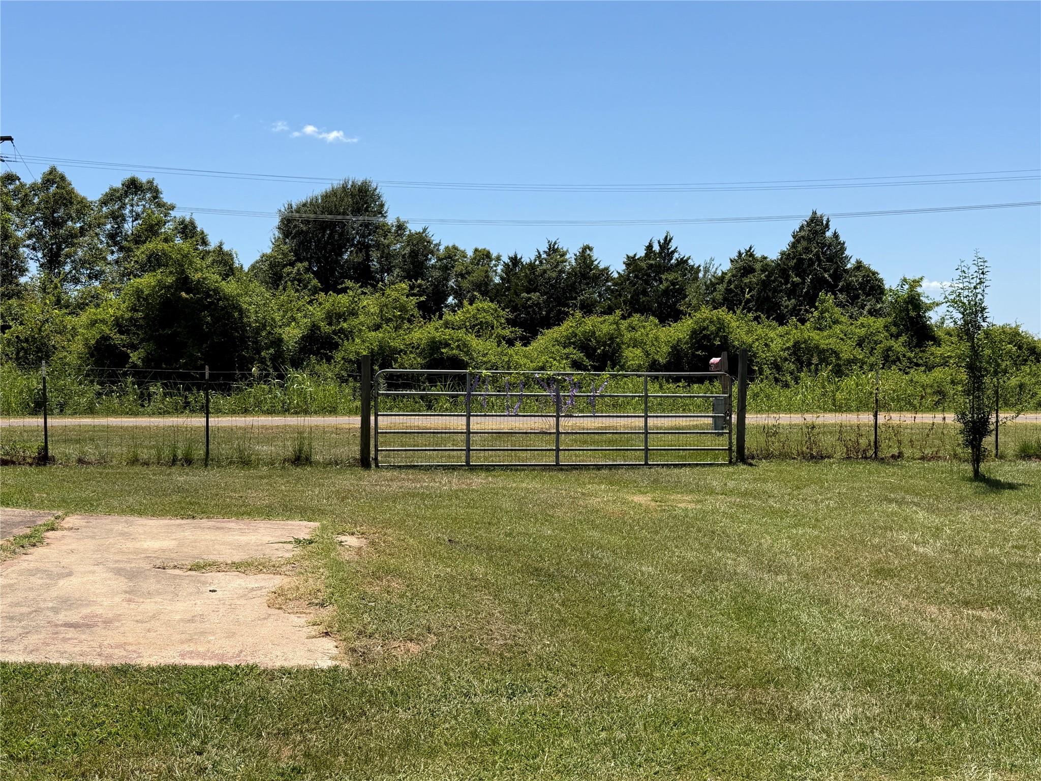 main property photo 16