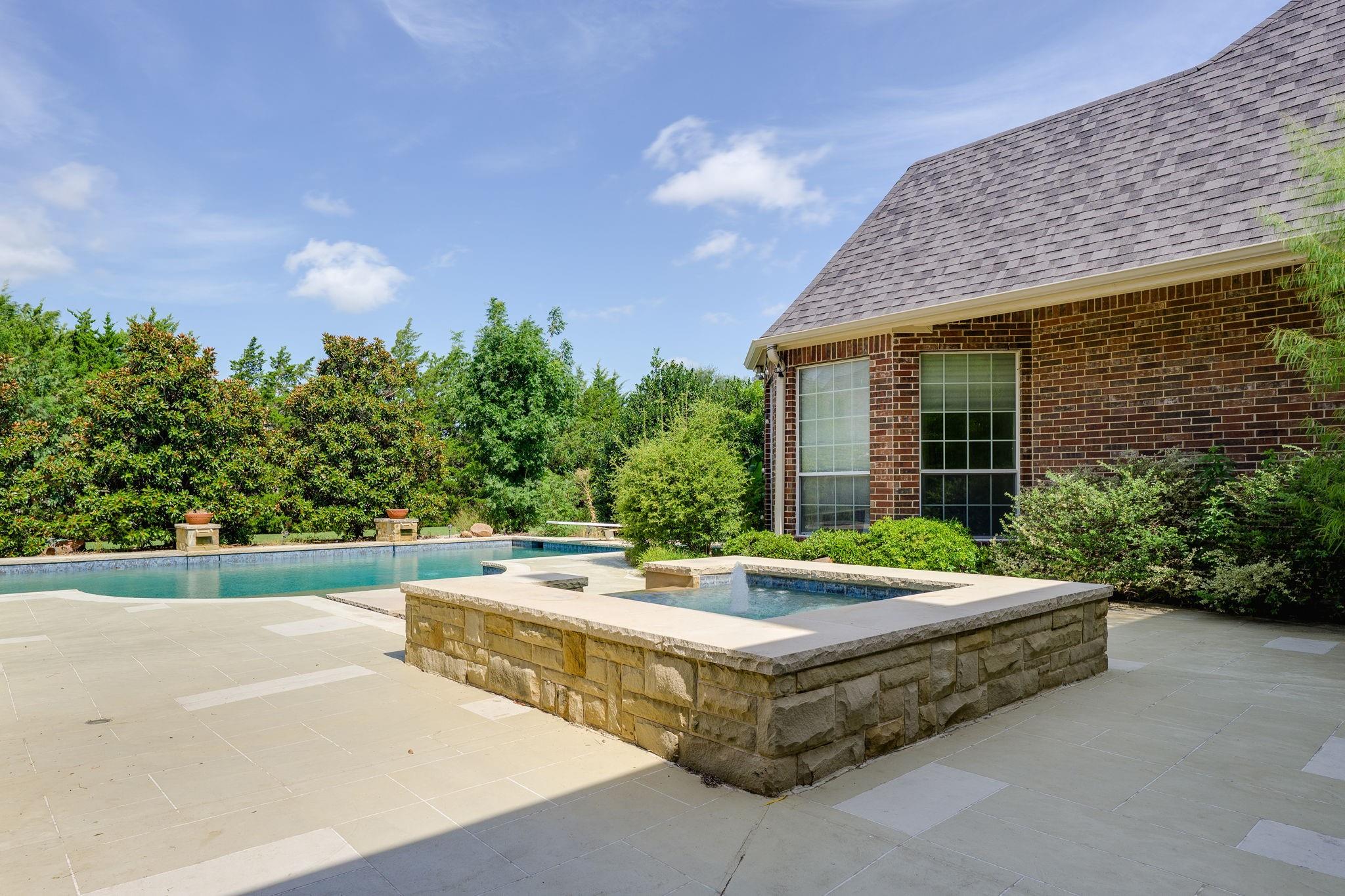 main property photo 33