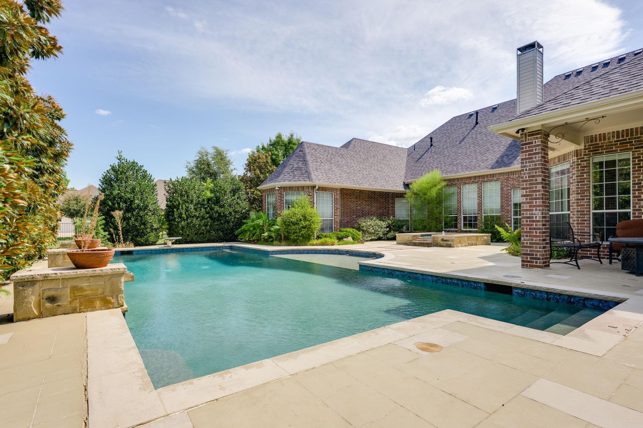 main property photo 35