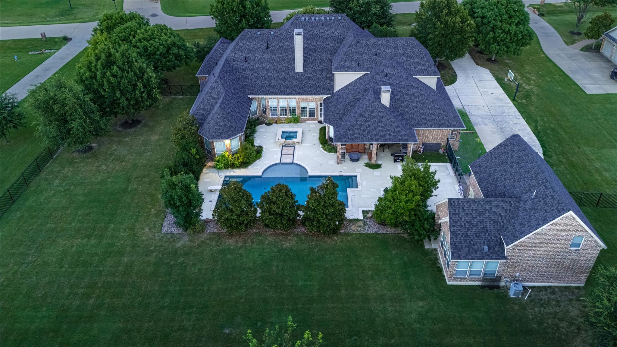 main property photo 37