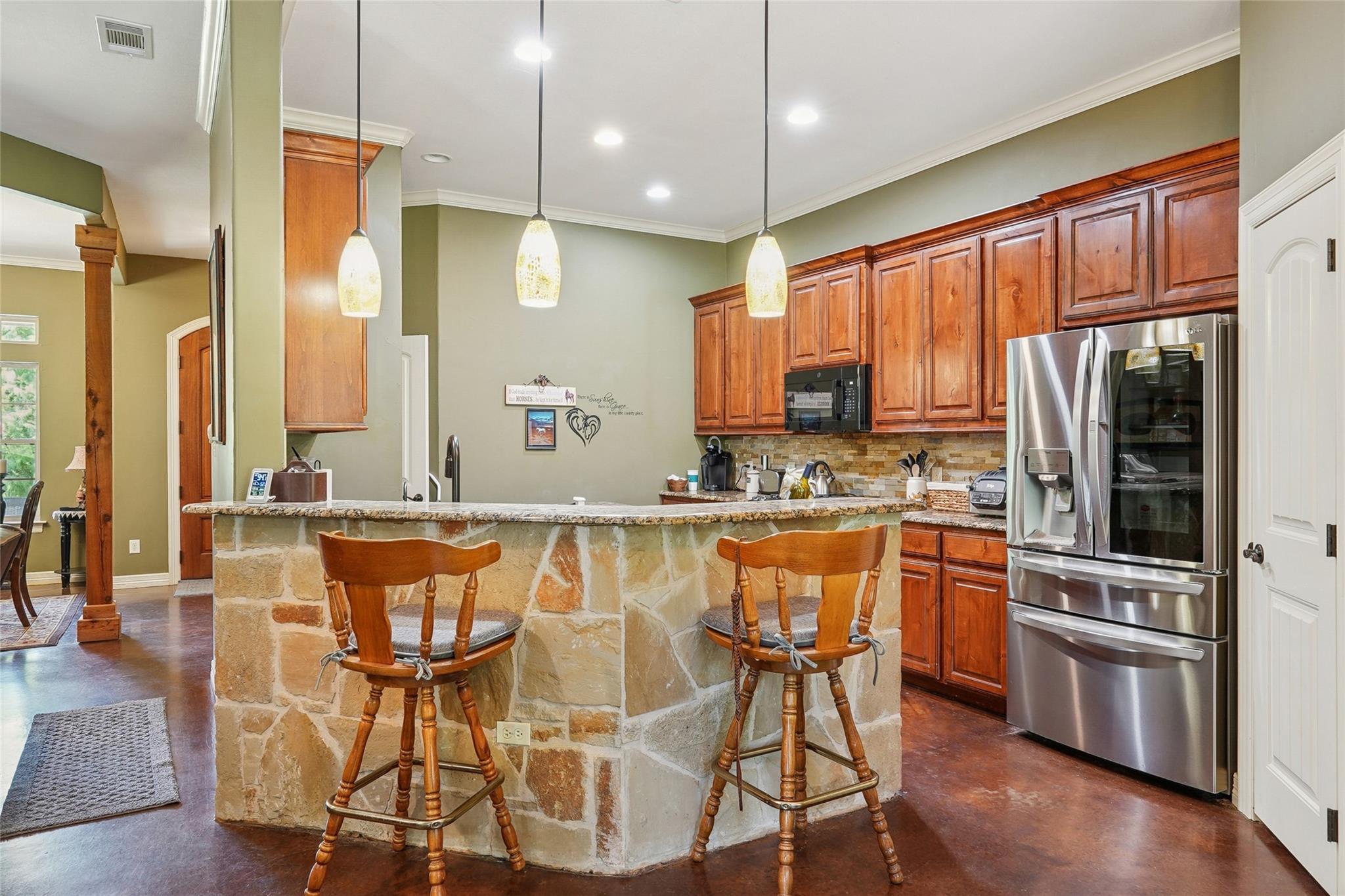 main property photo 11
