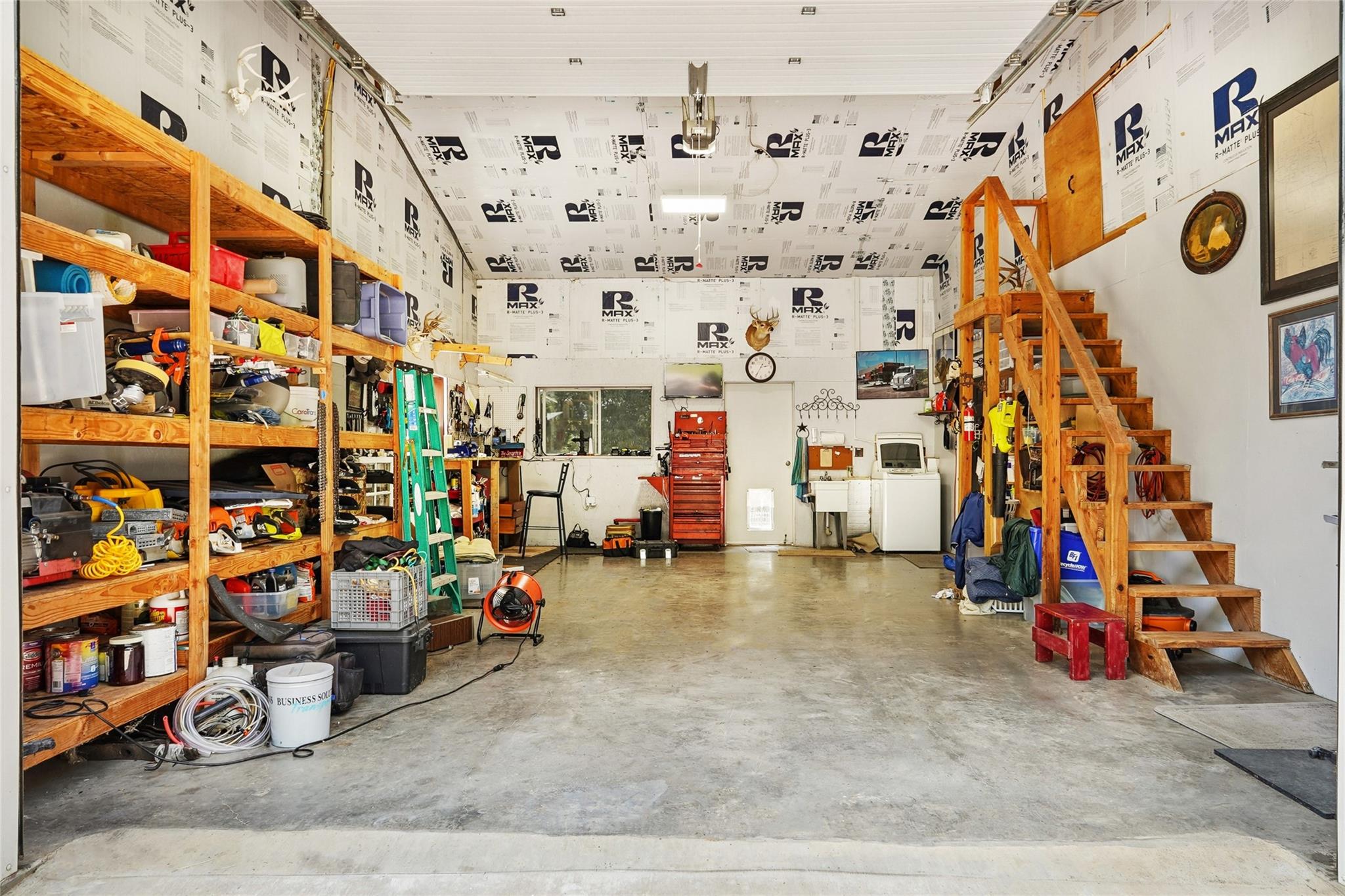 main property photo 25