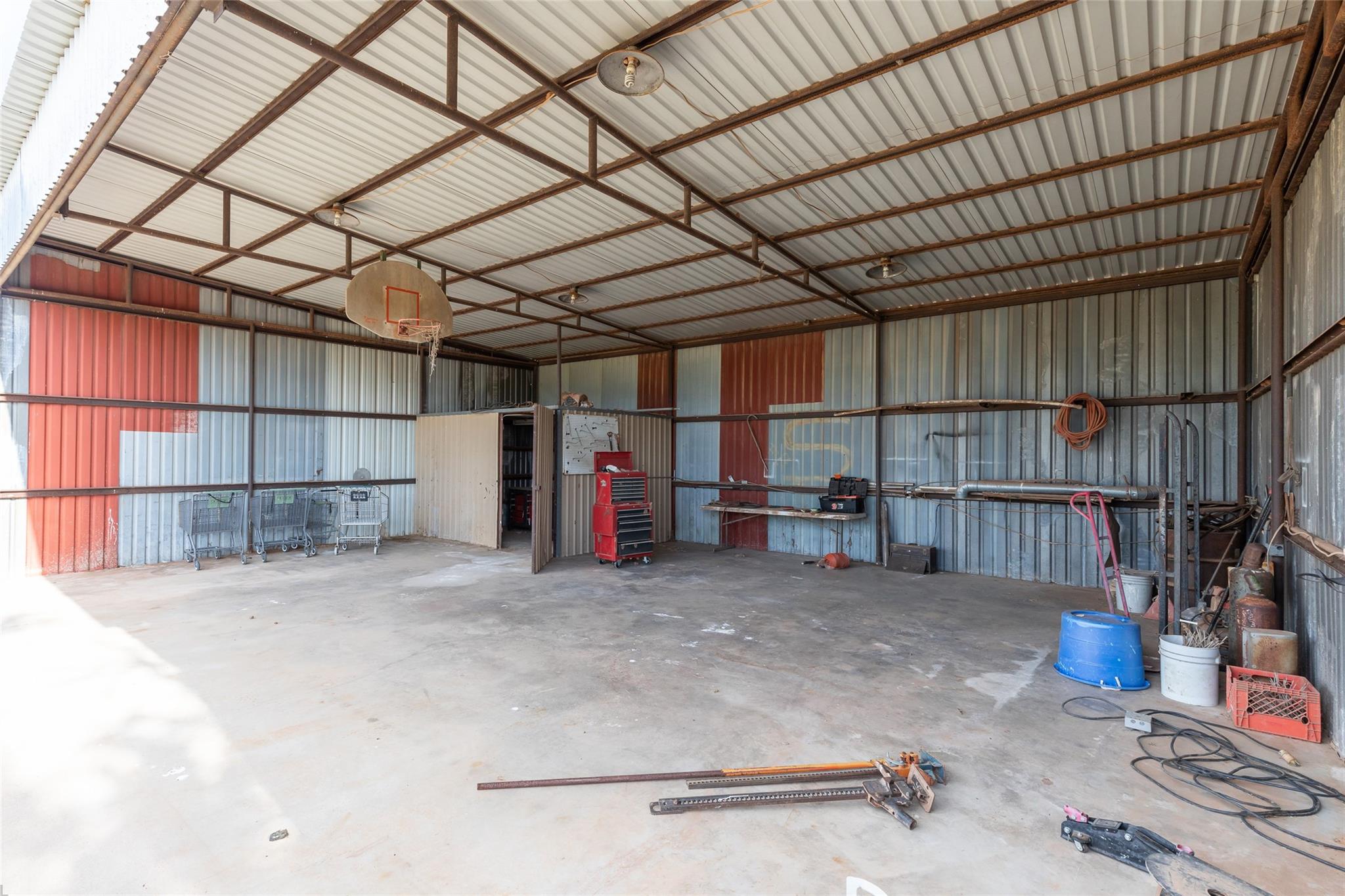 main property photo 30