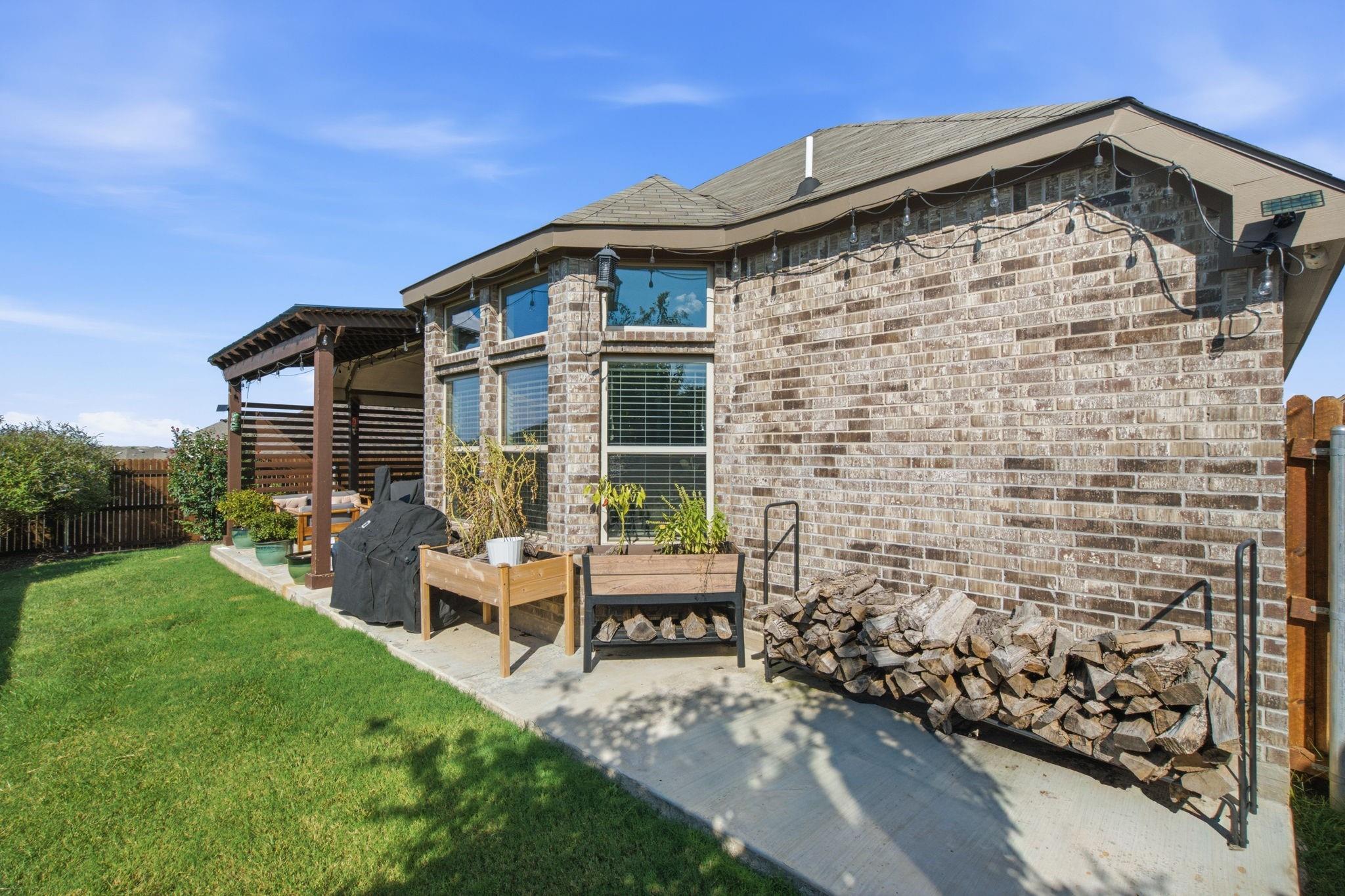main property photo 33