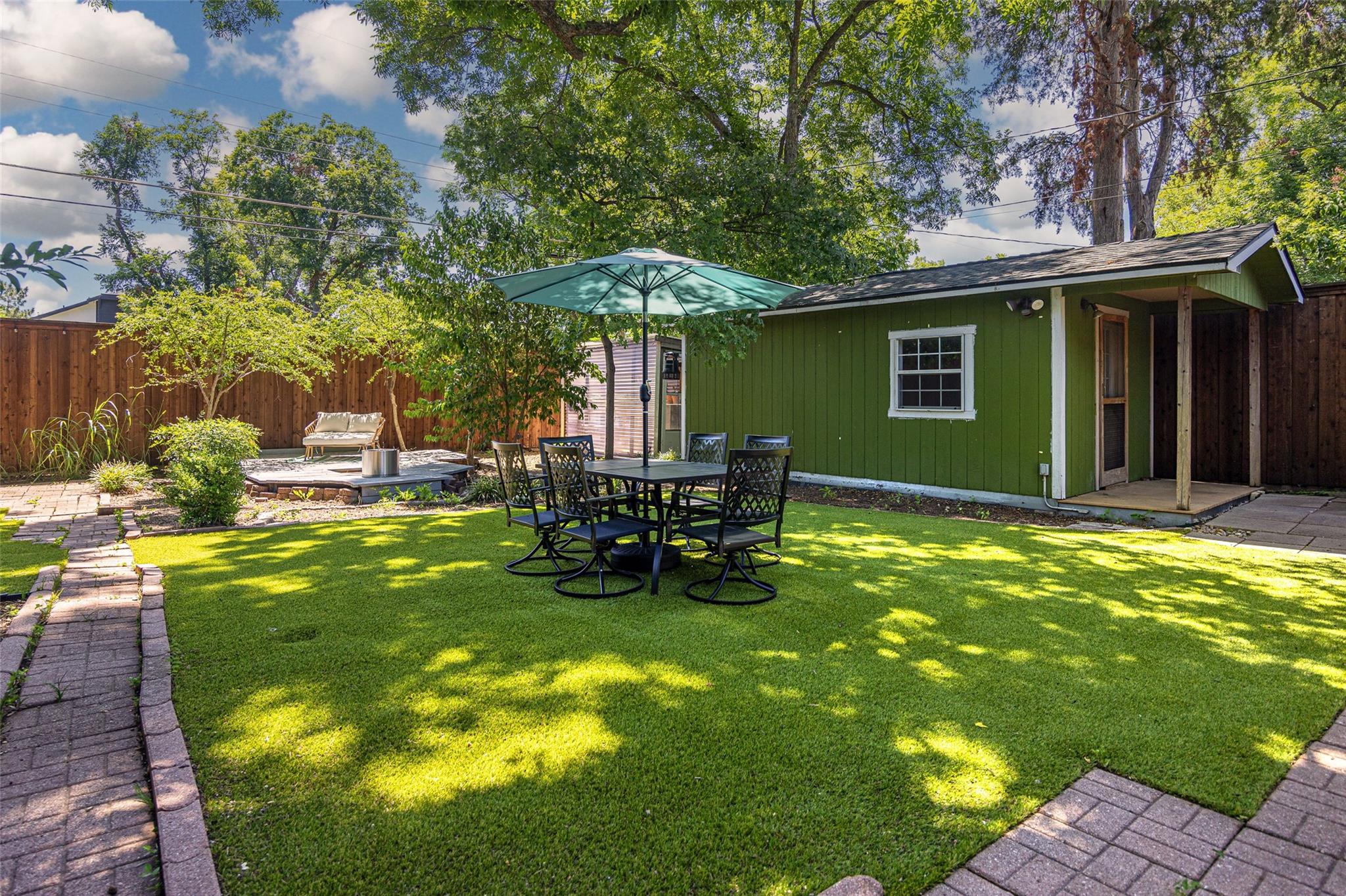 main property photo 23