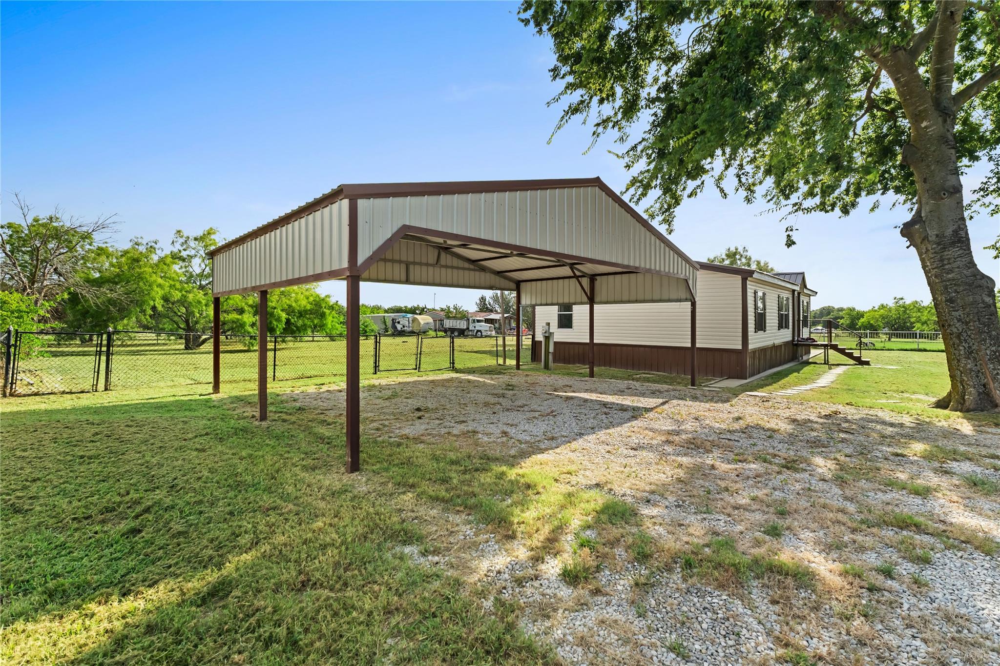 main property photo 26