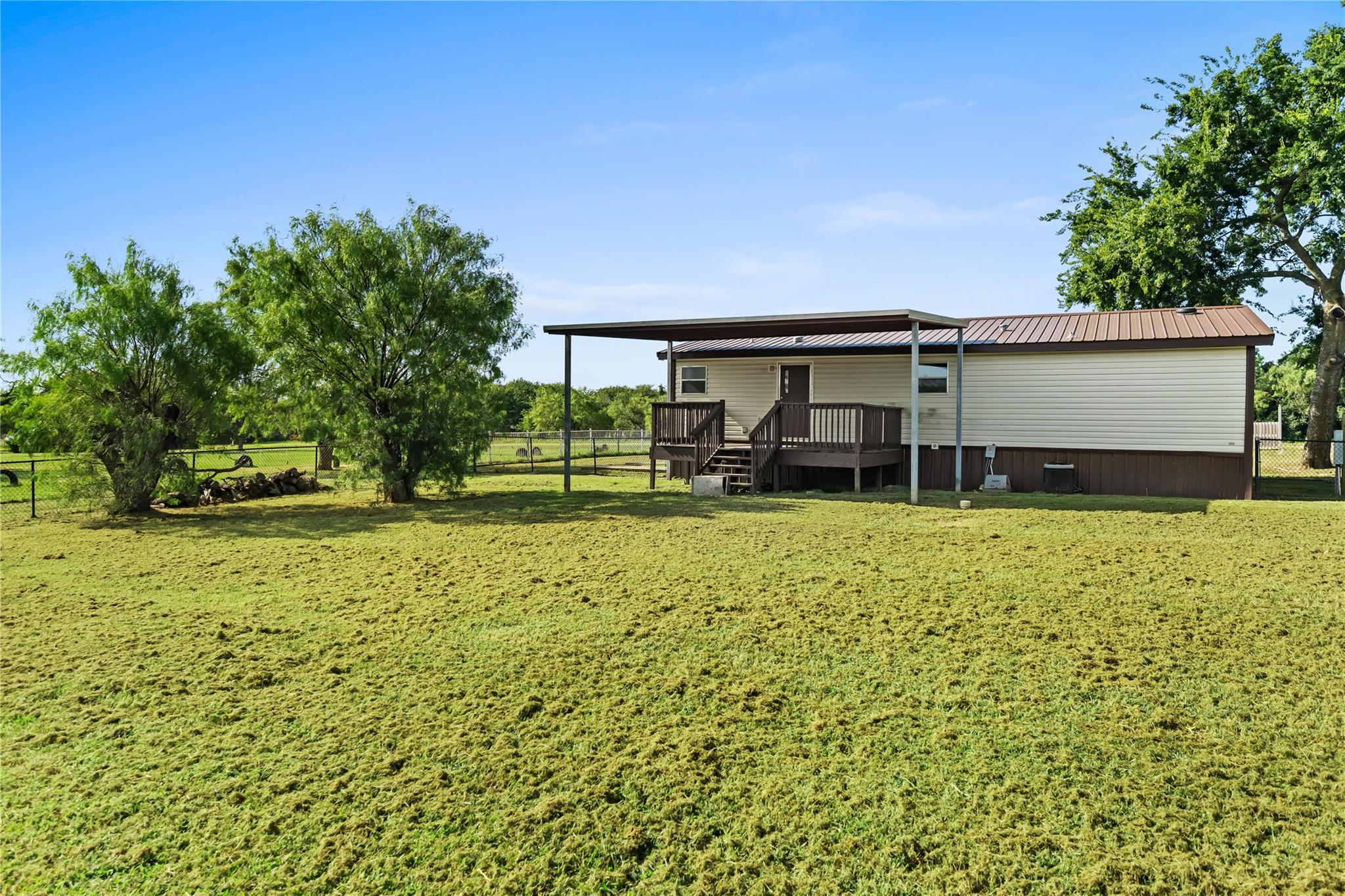 main property photo 29