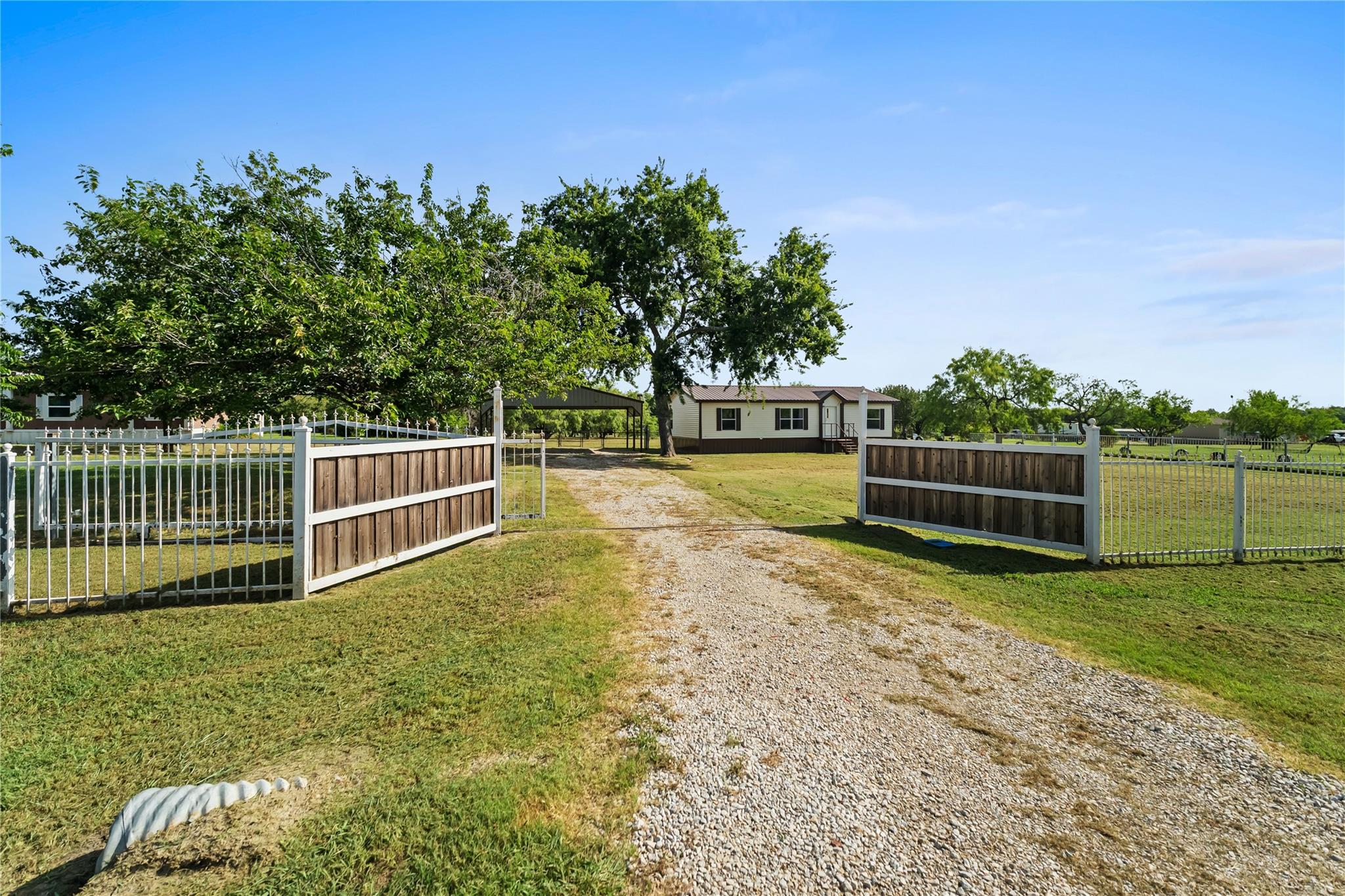 main property photo 30