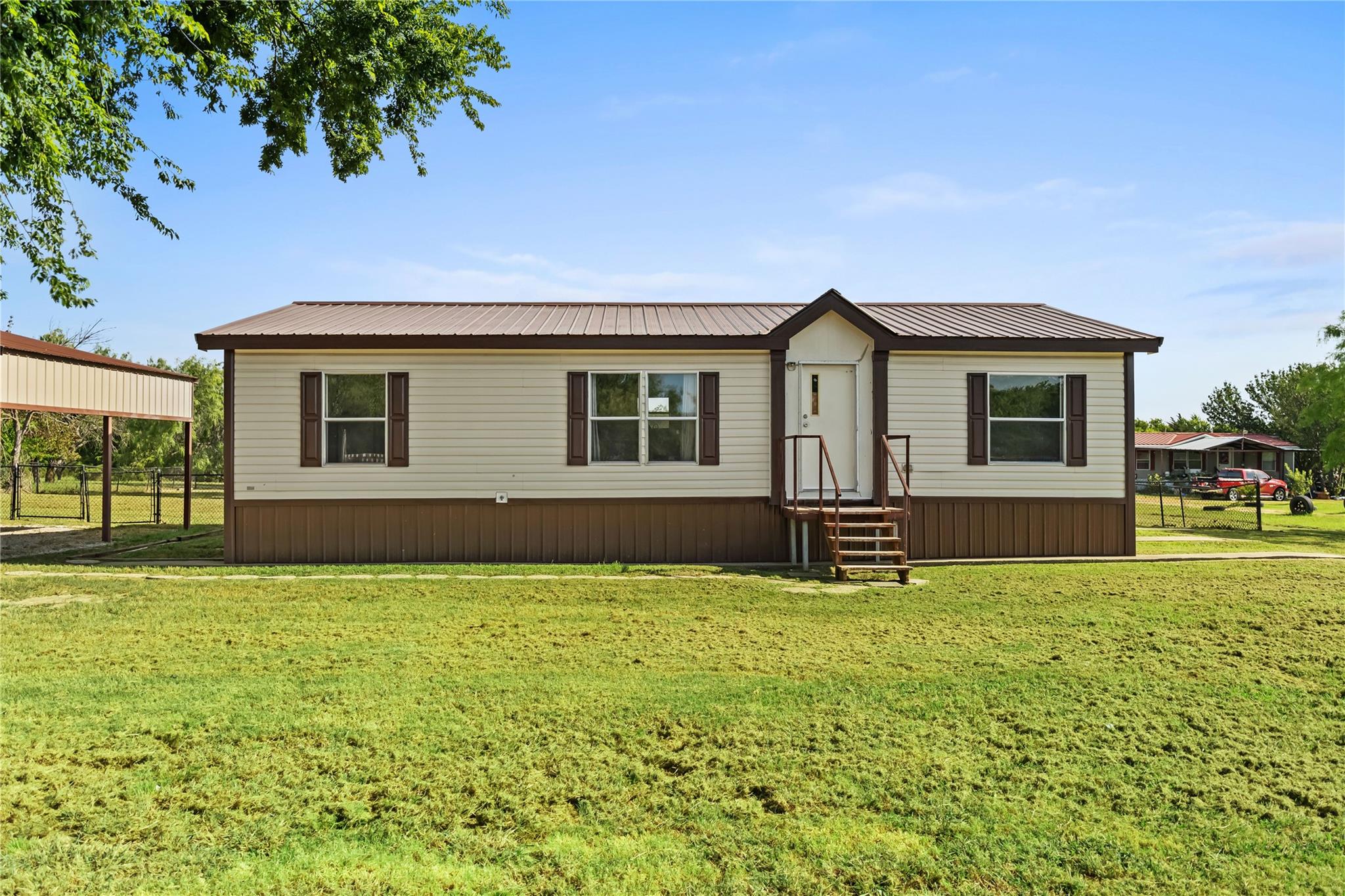 main property photo 33