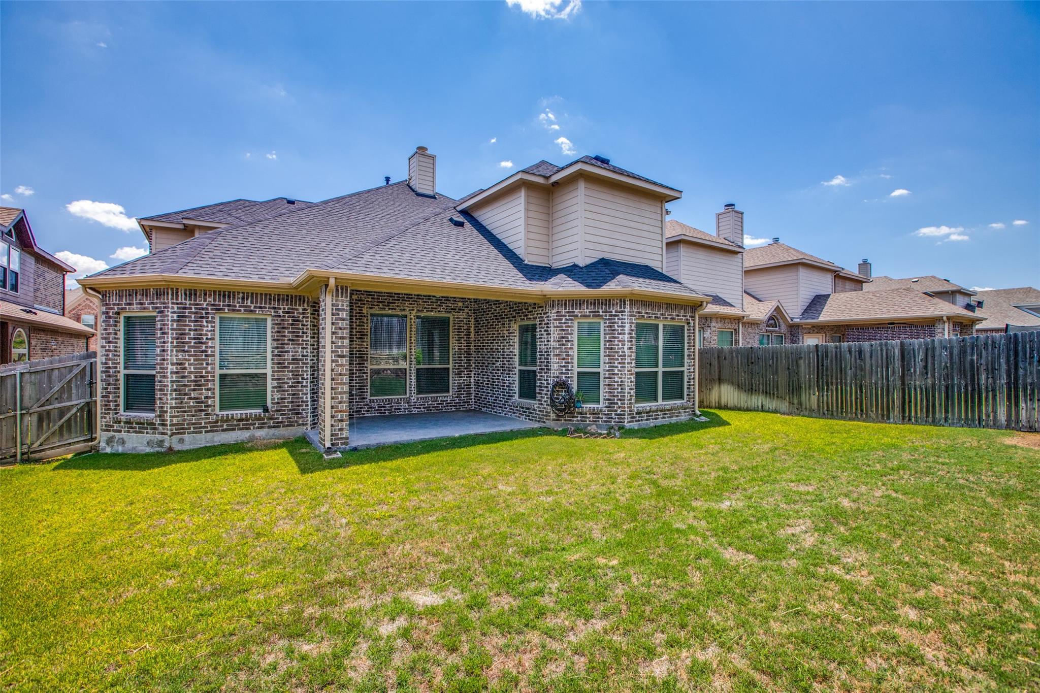 main property photo 28