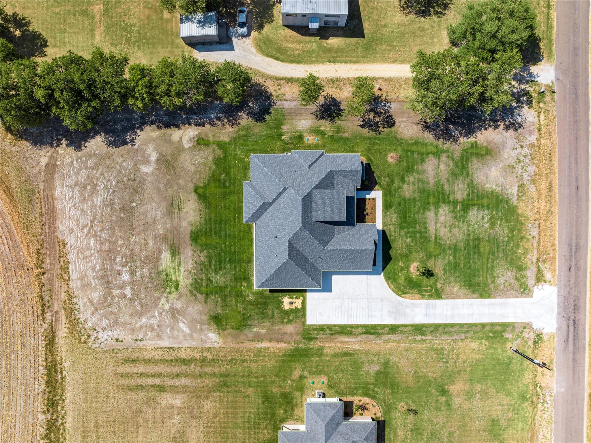 main property photo 36