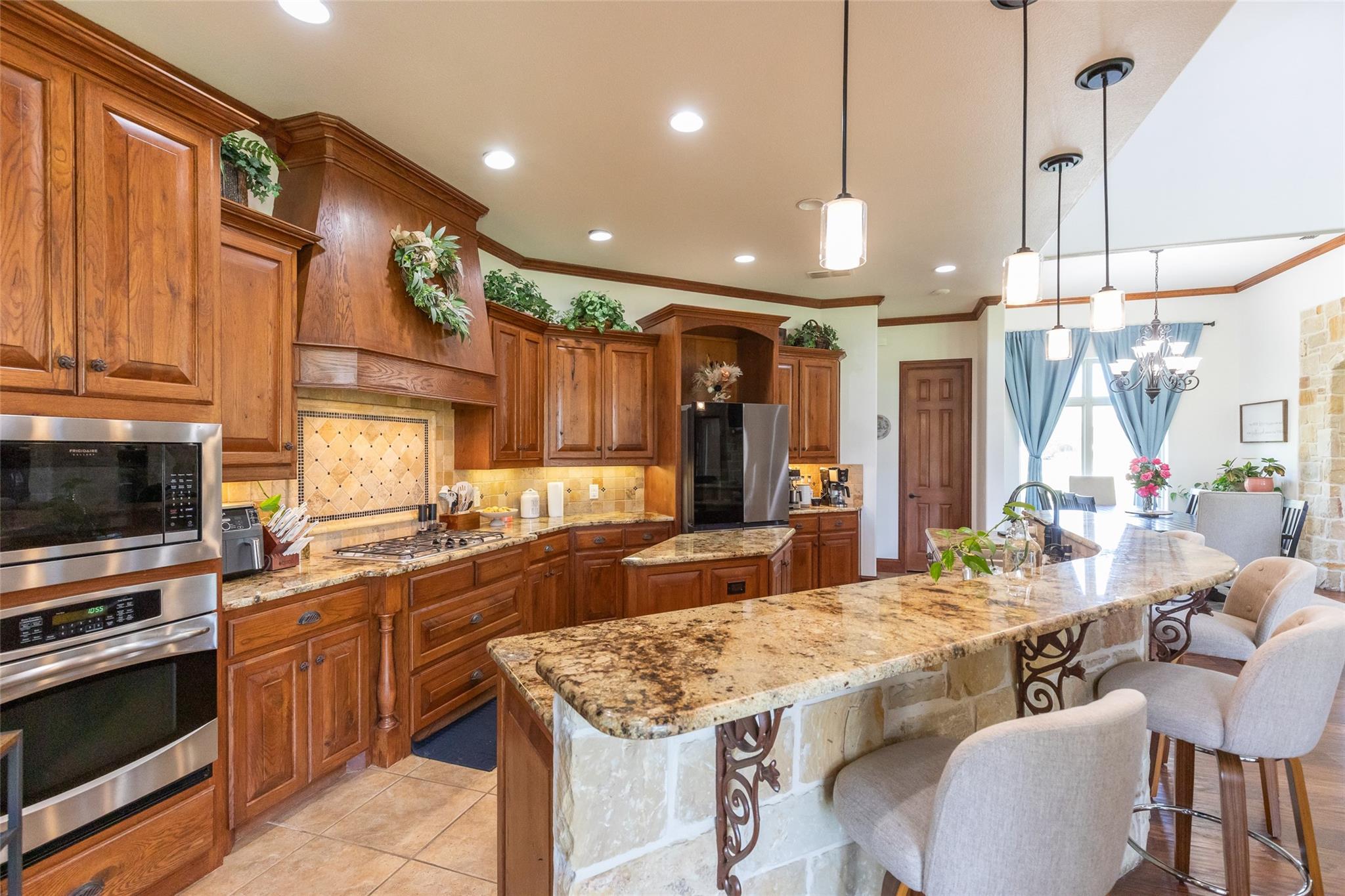 main property photo 16