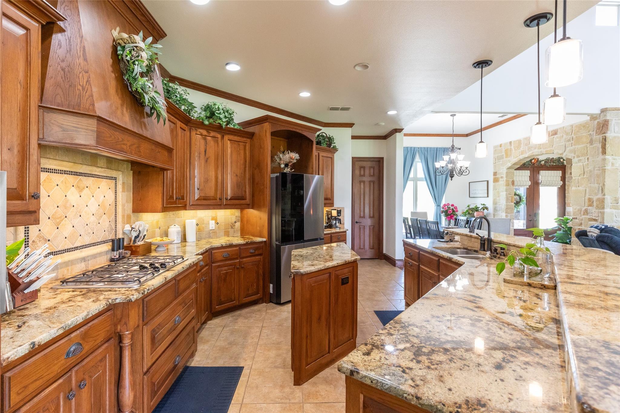 main property photo 17