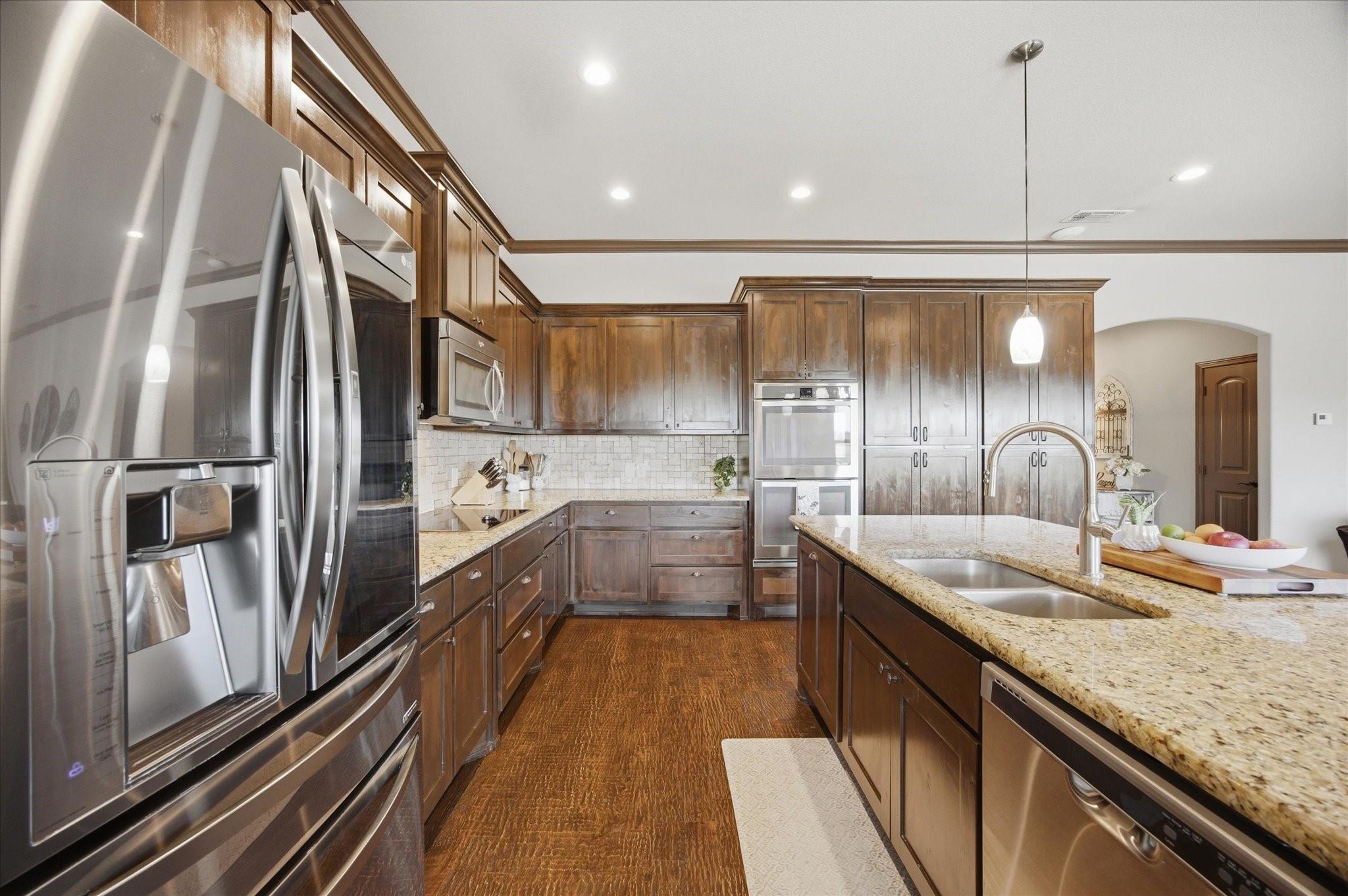 main property photo 7