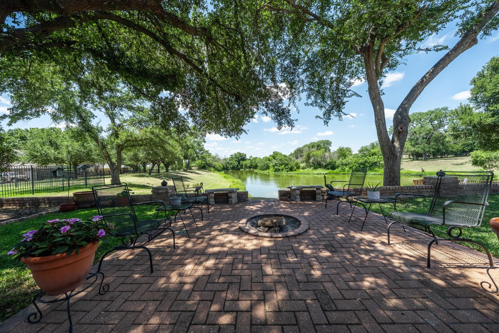 main property photo 32