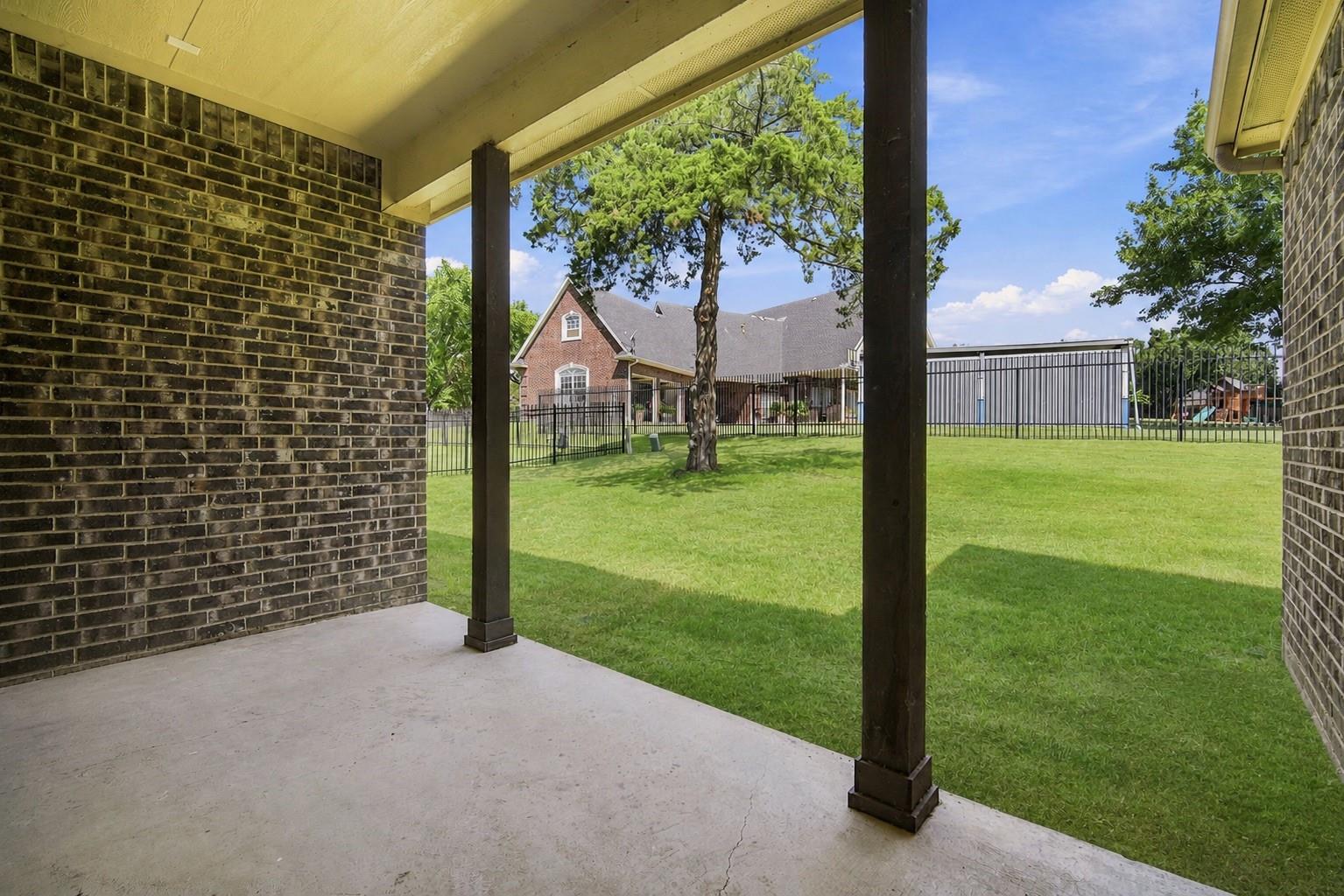 main property photo 25