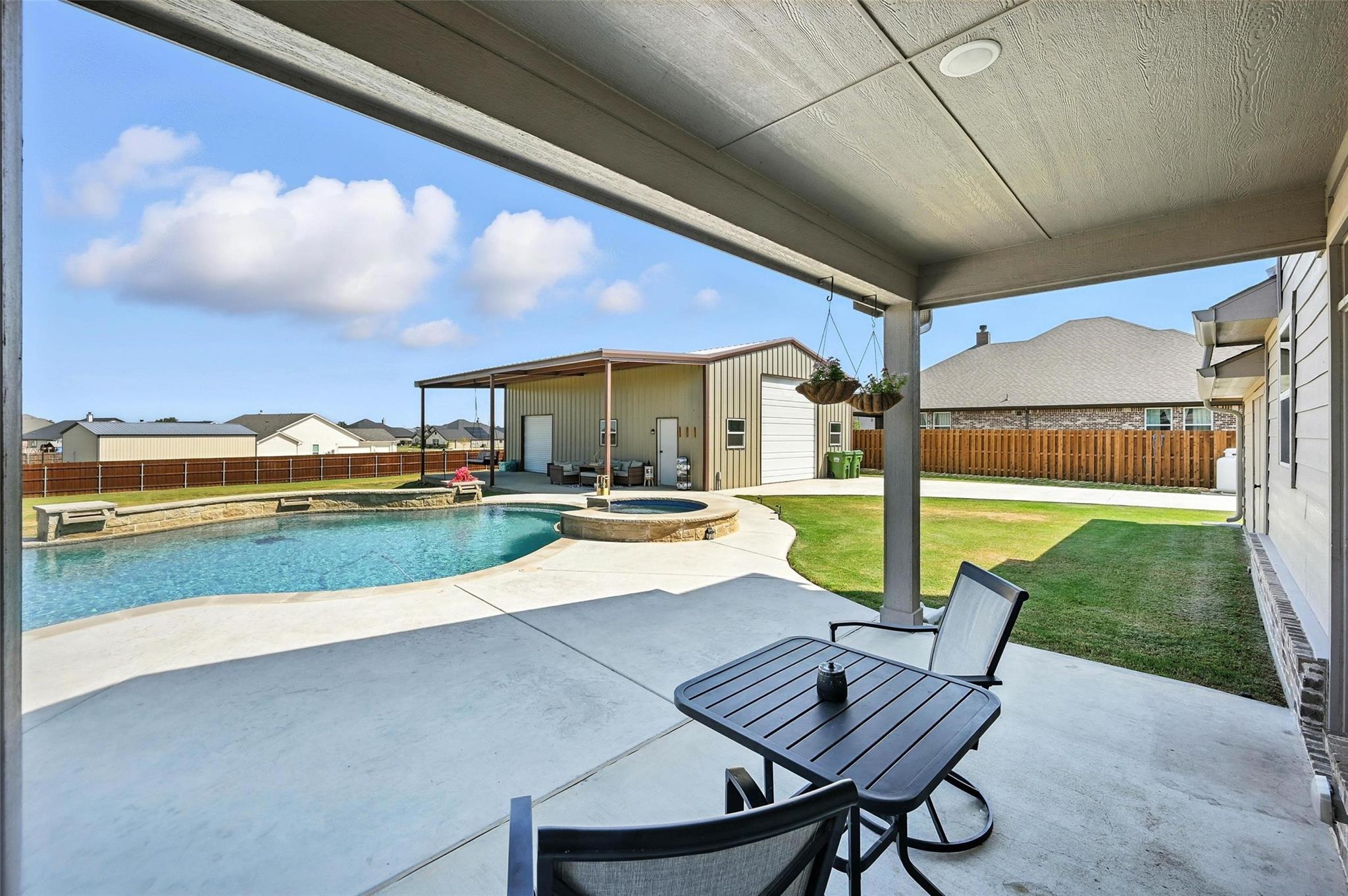 main property photo 32