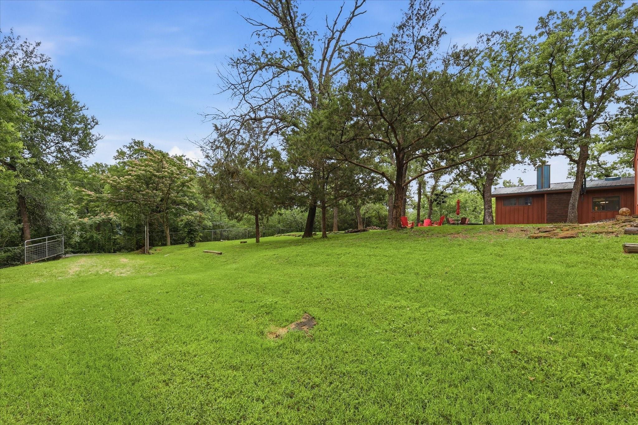 main property photo 18