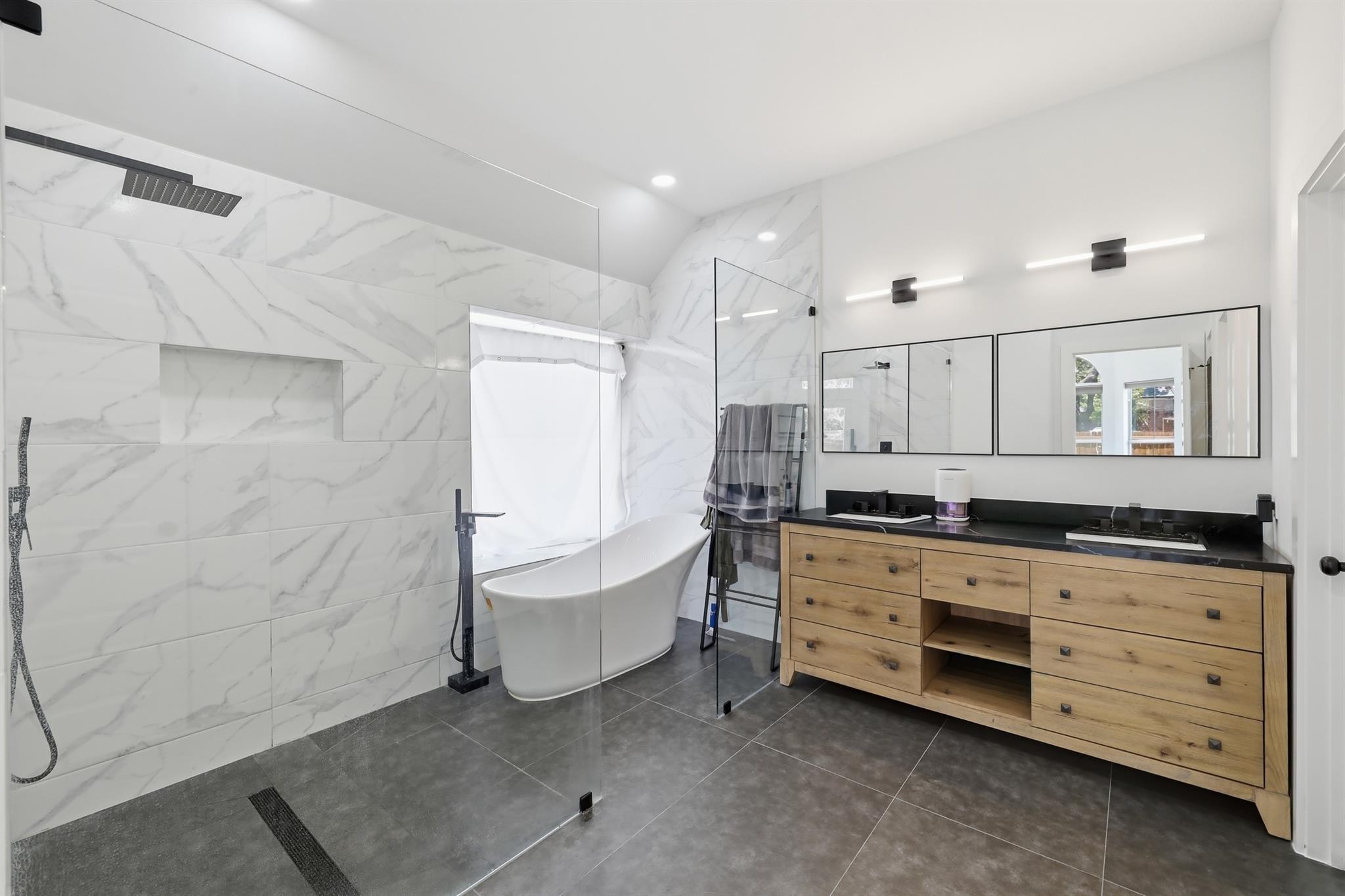 property viewer photo 18