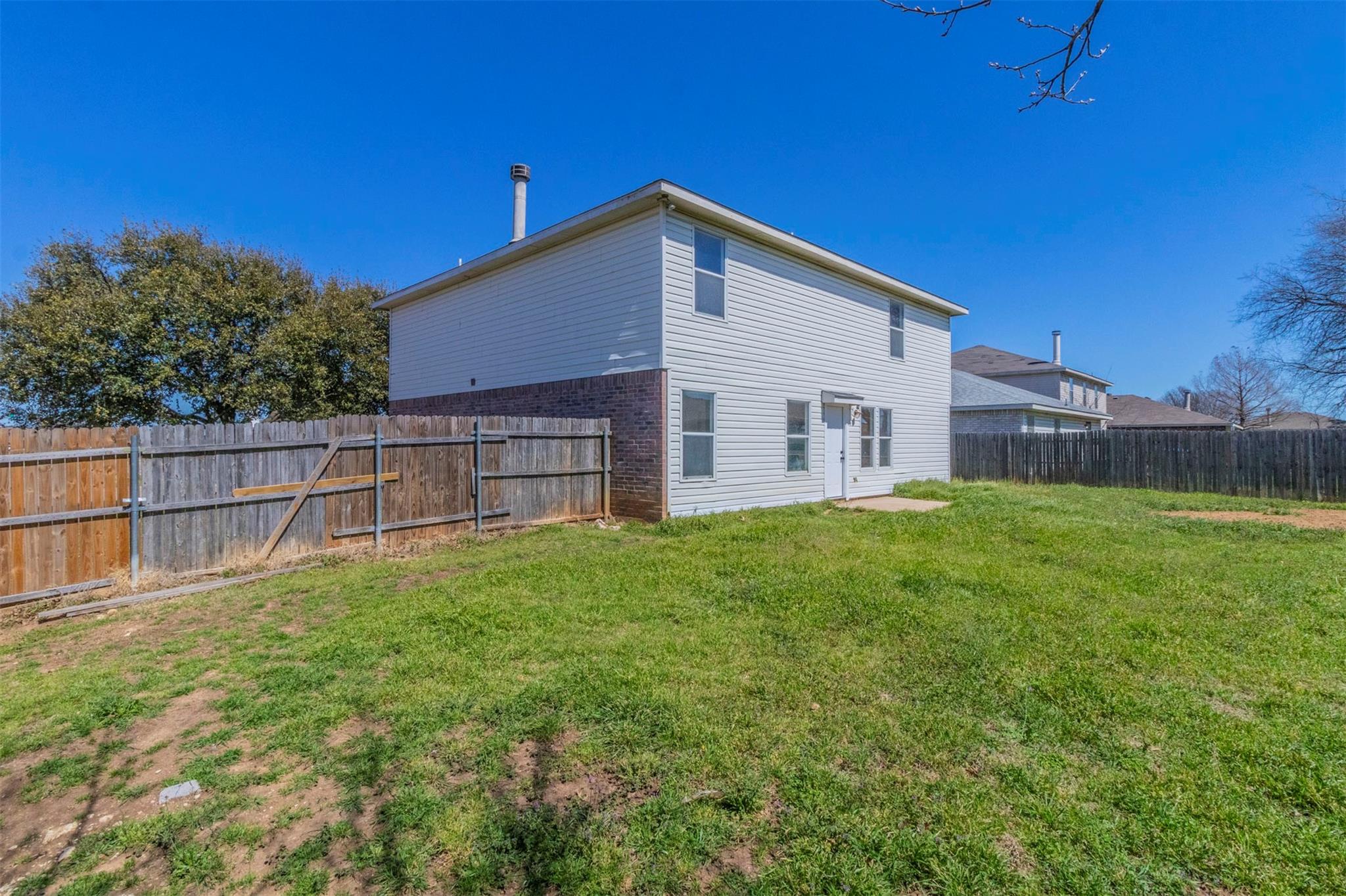 main property photo 15