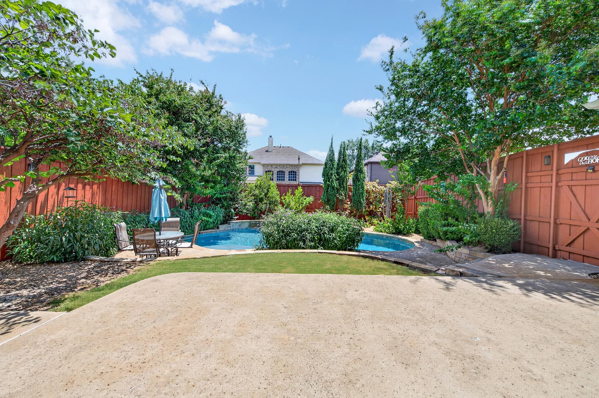 main property photo 32