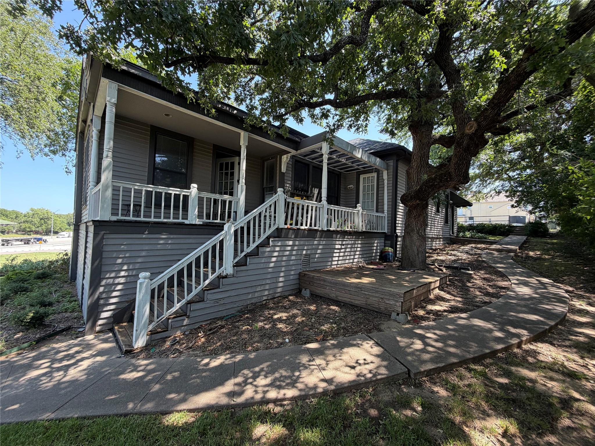 main property photo 13