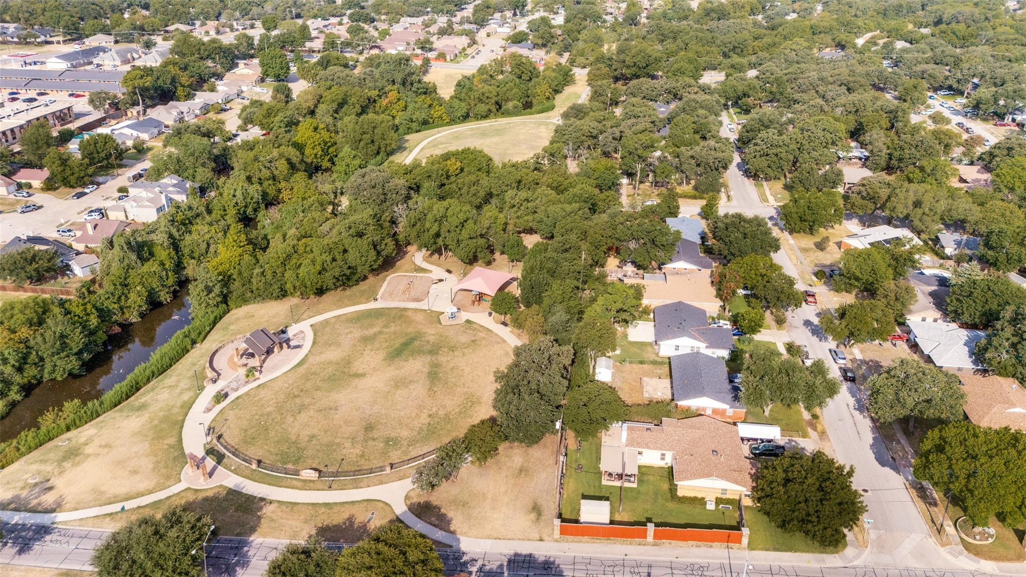 main property photo 16