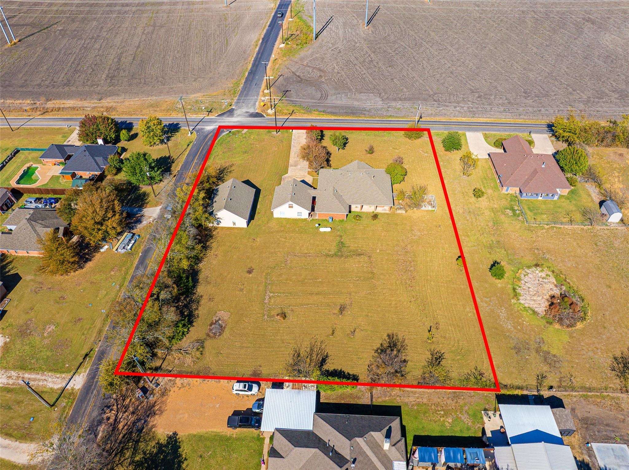 main property photo 30