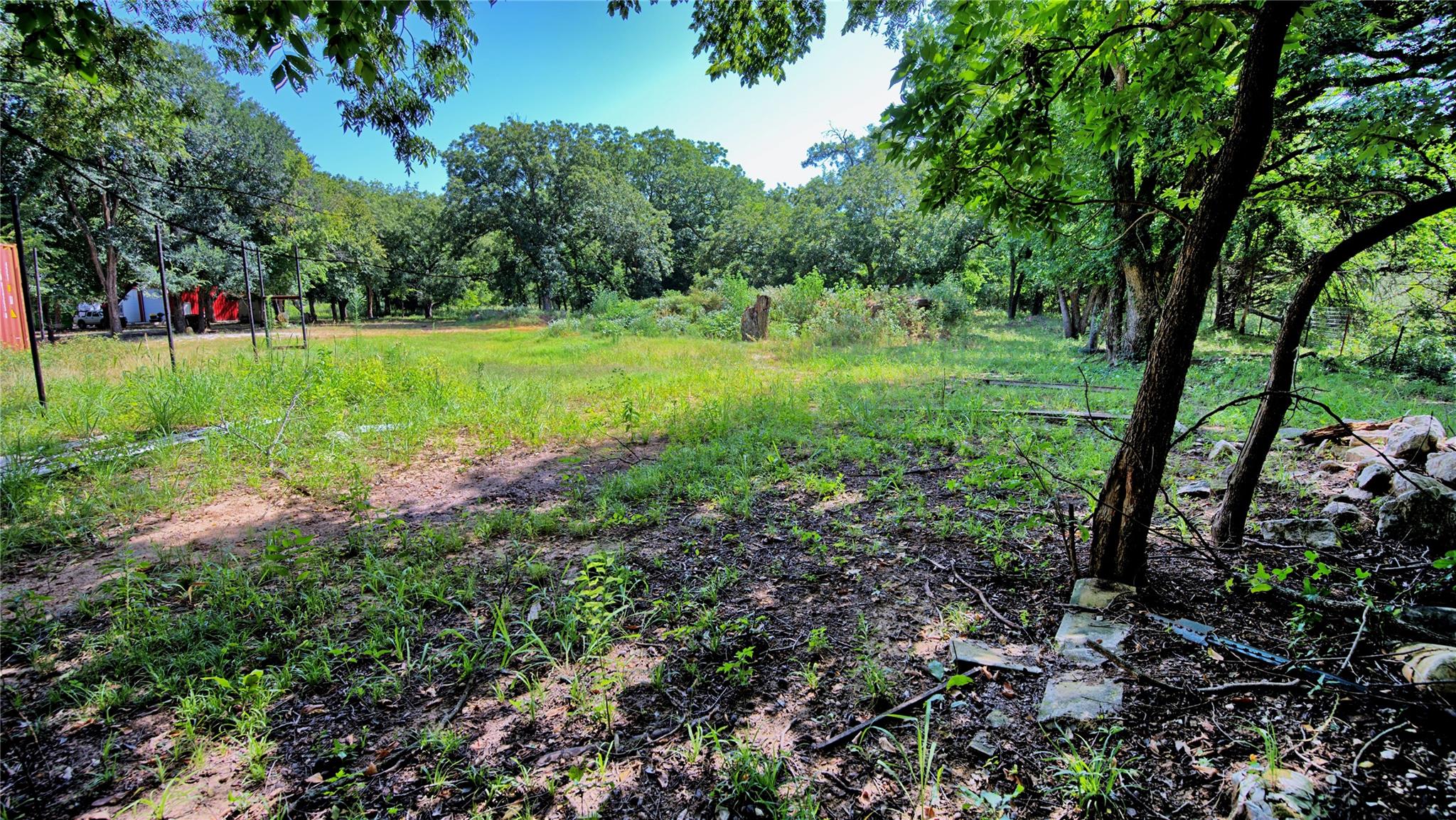 main property photo 28