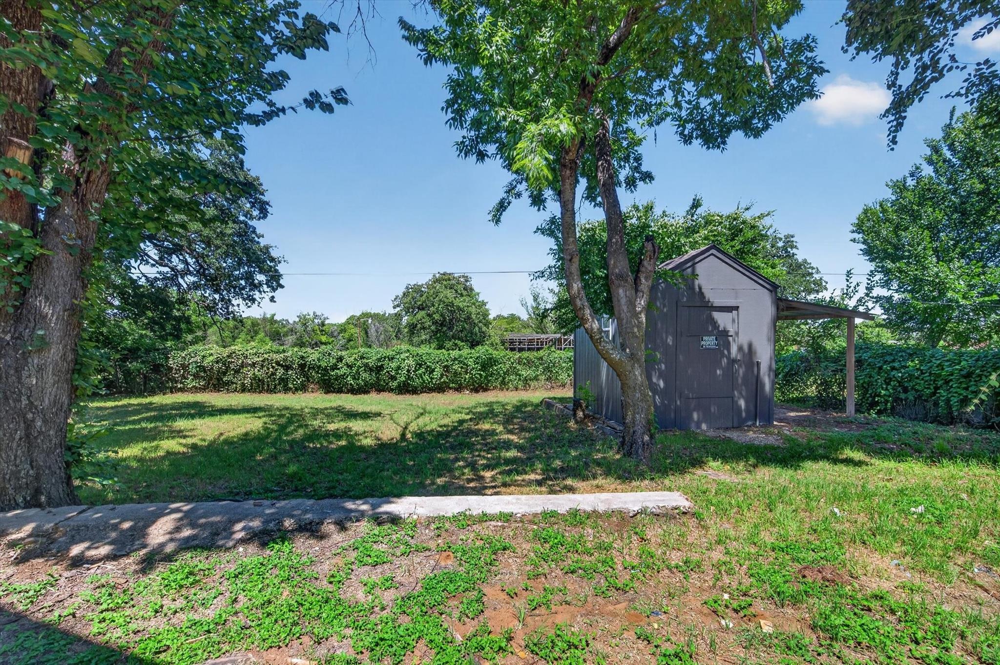 main property photo 16
