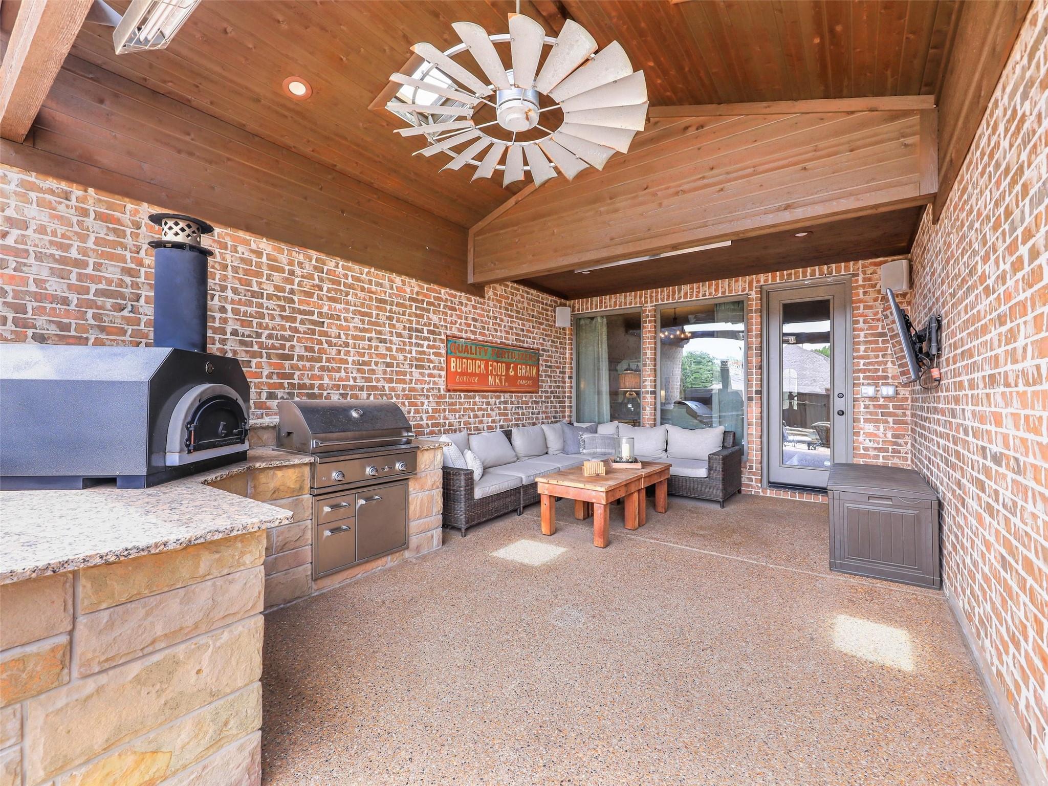 main property photo 33
