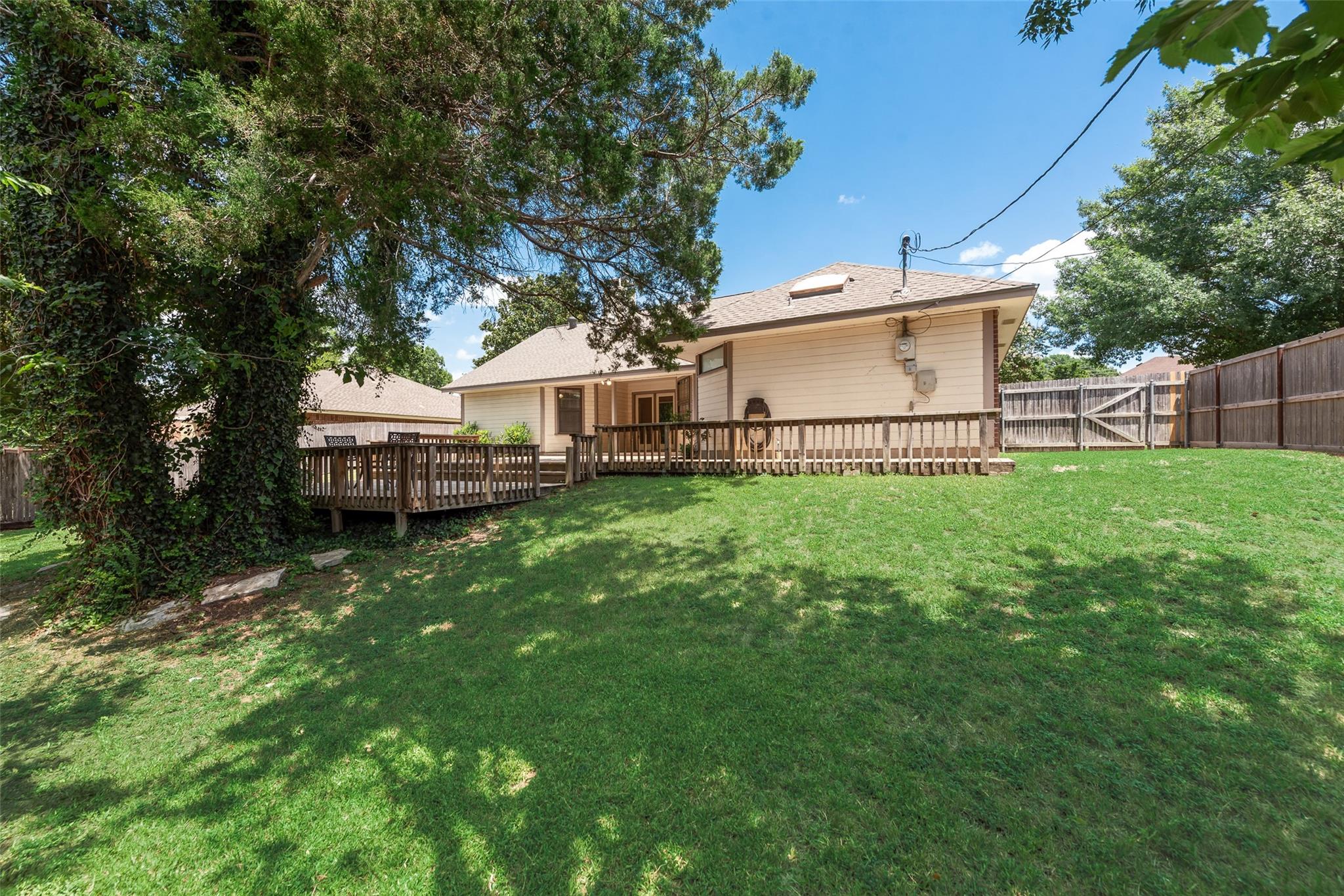 main property photo 23