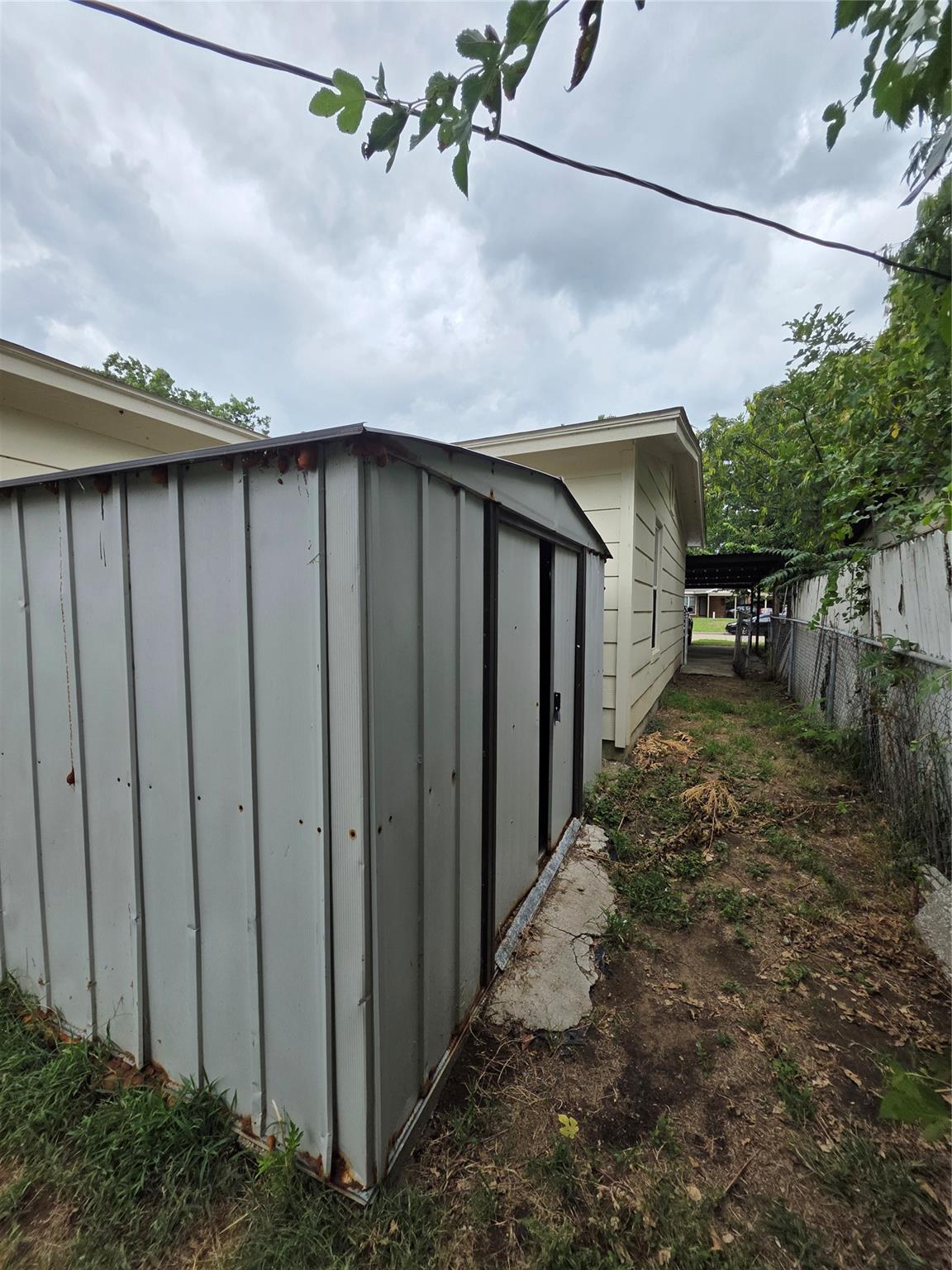 main property photo 30