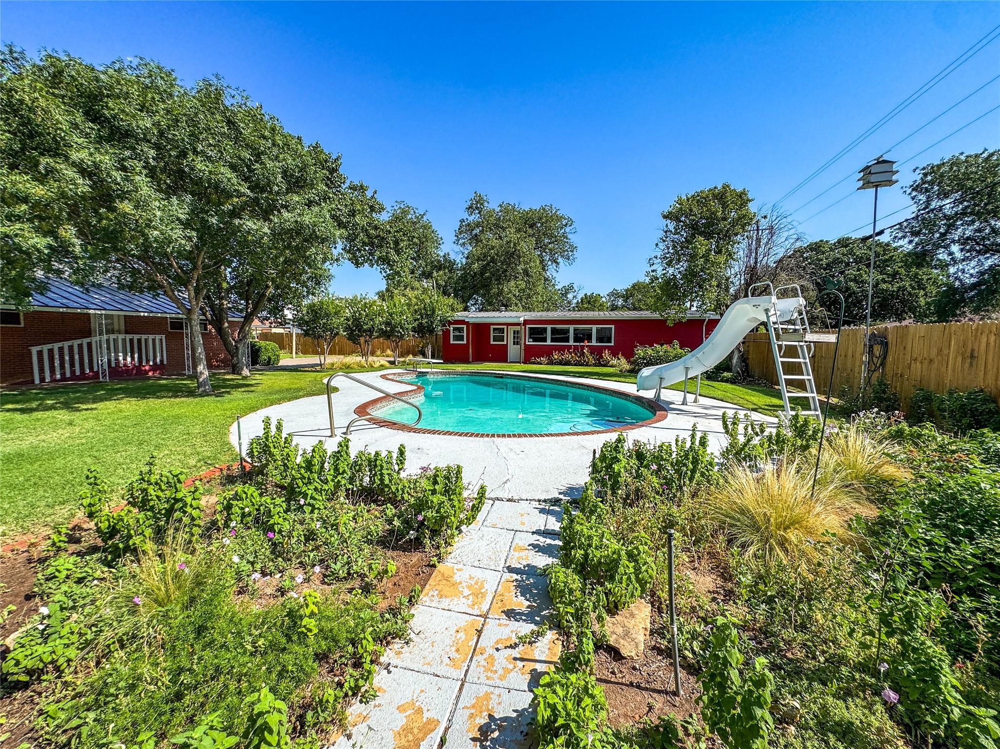 main property photo 36