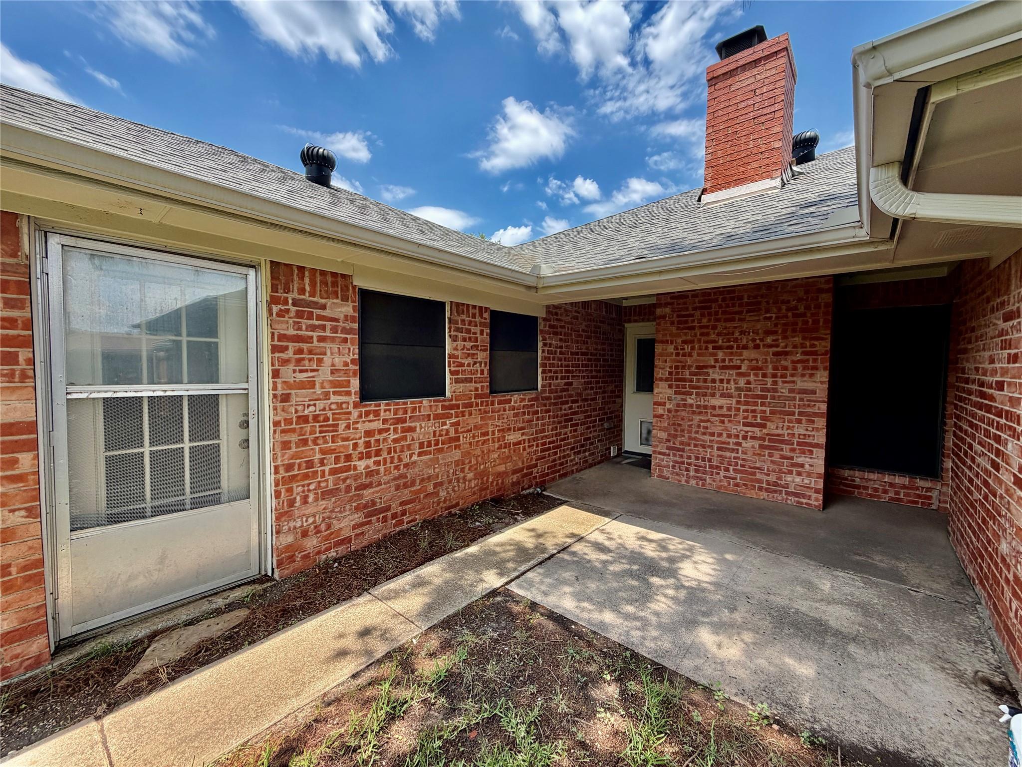 main property photo 28