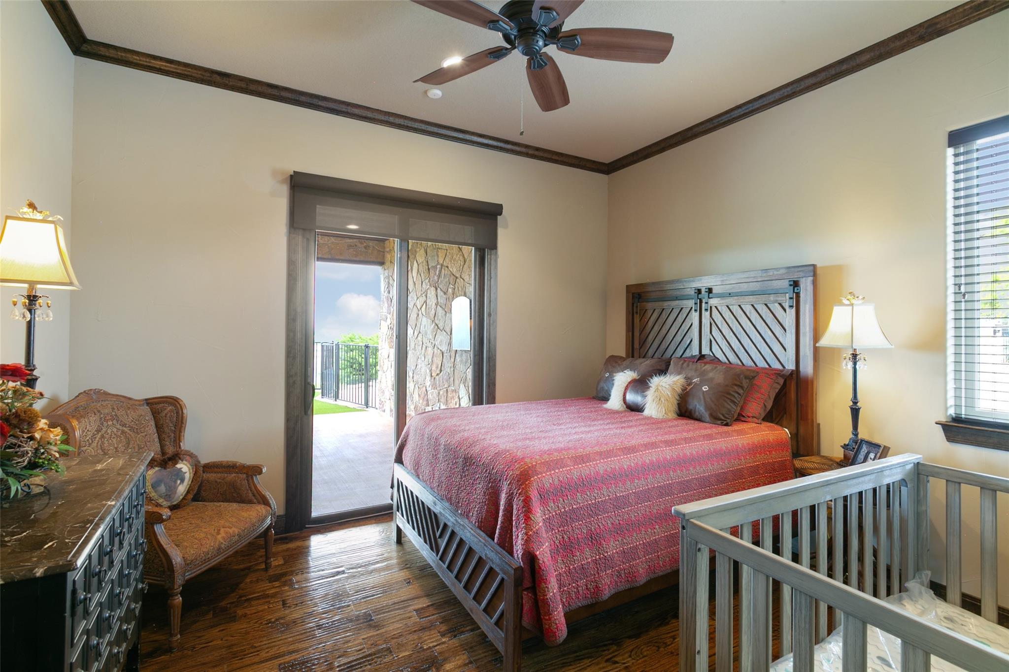 main property photo 17