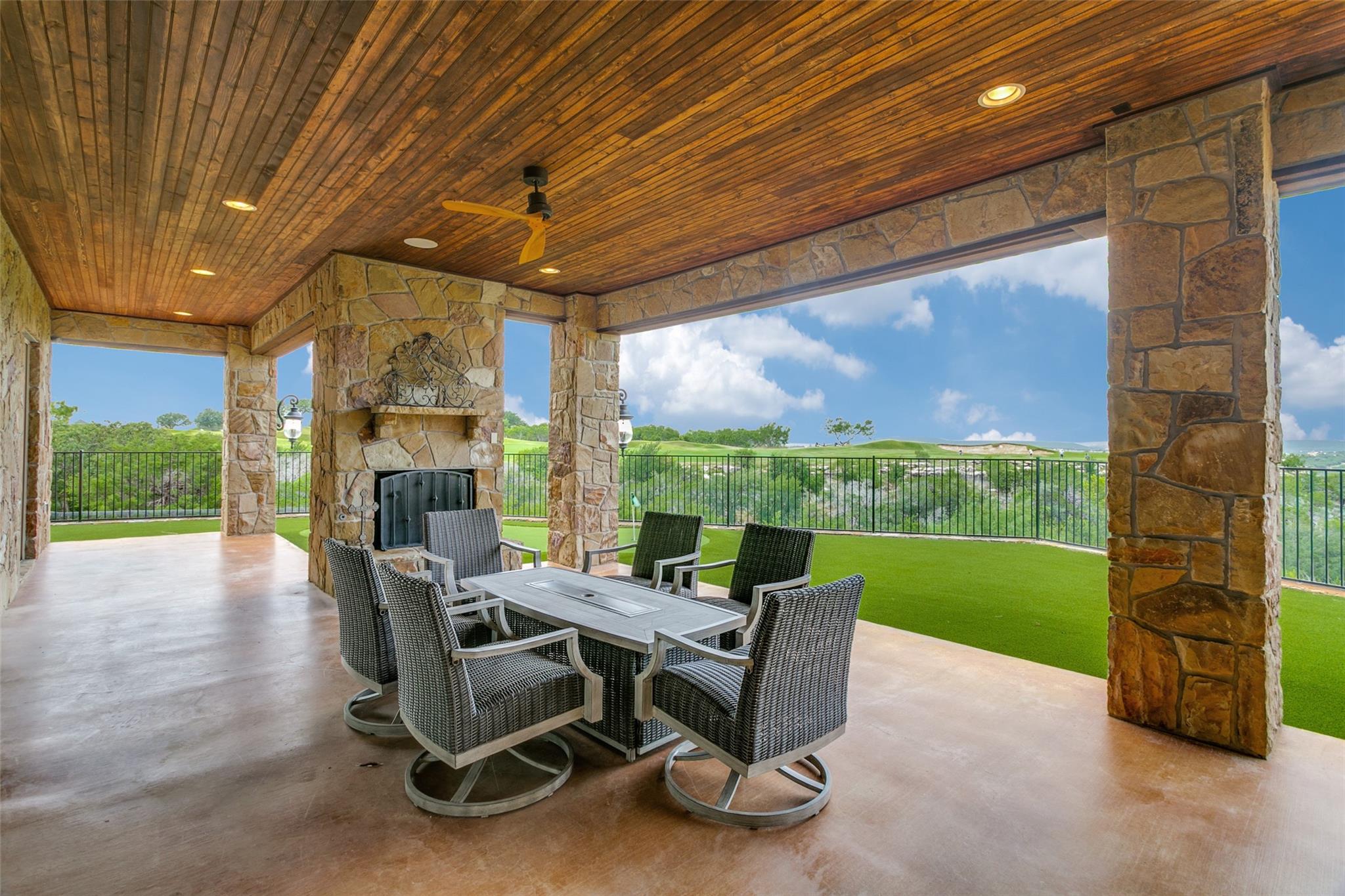 main property photo 24