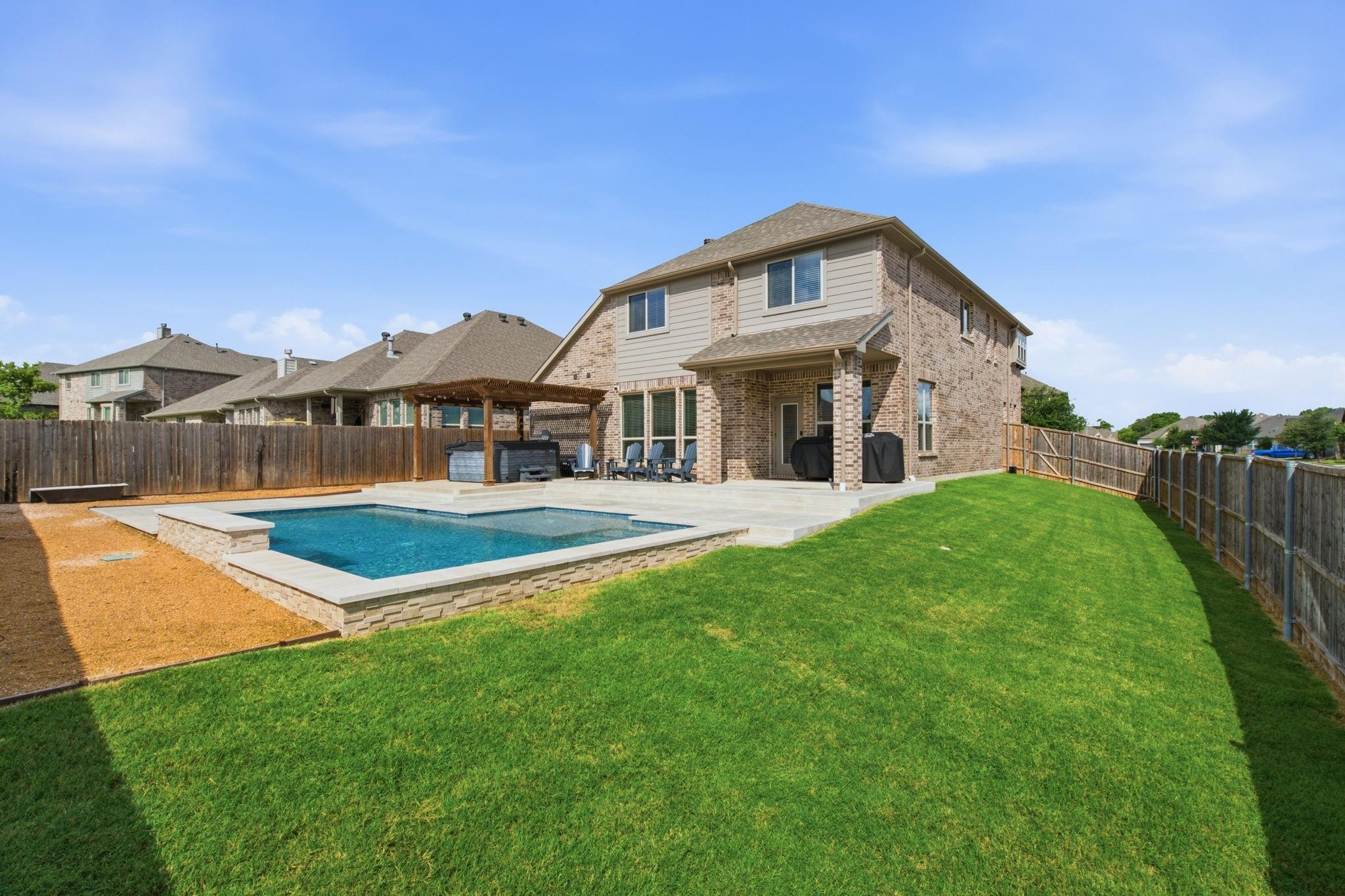 main property photo 26