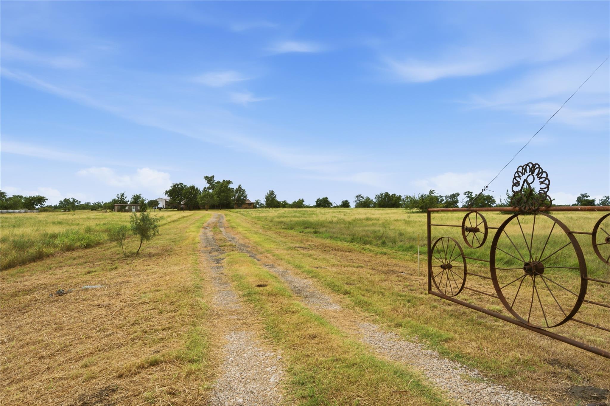main property photo 8