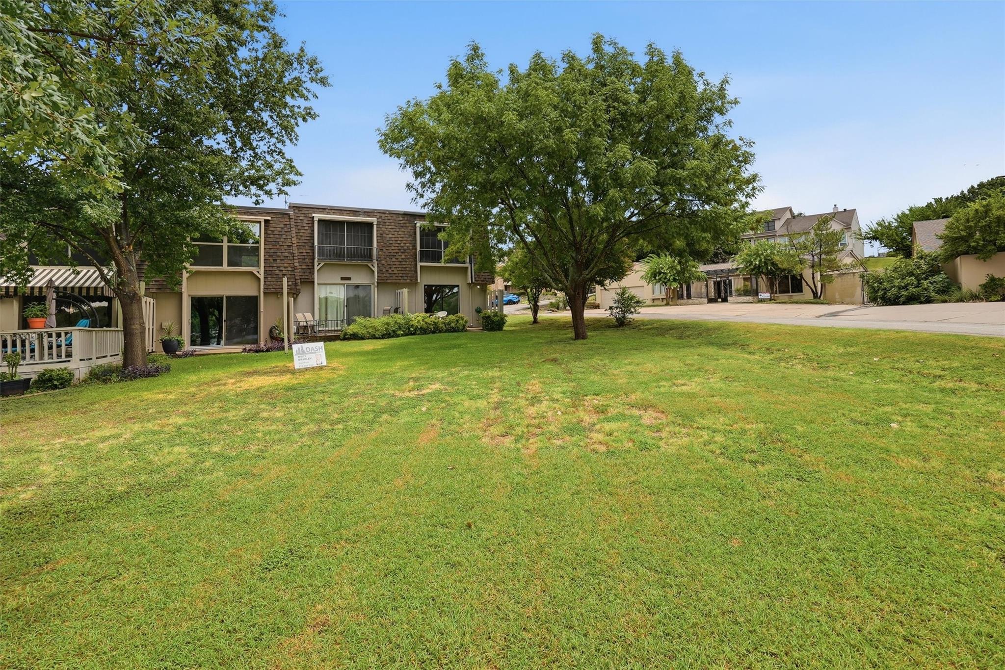 main property photo 30