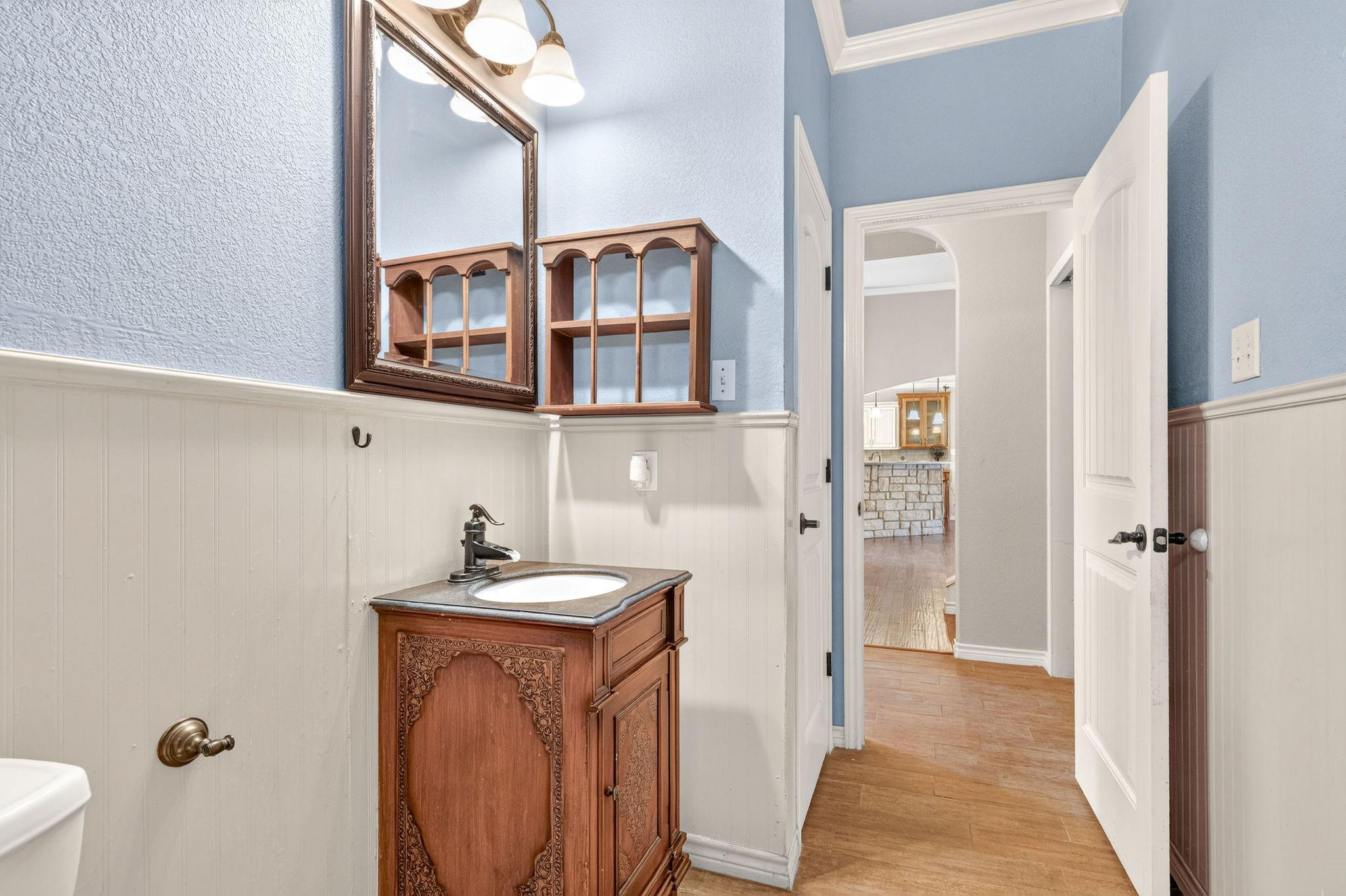 main property photo 28