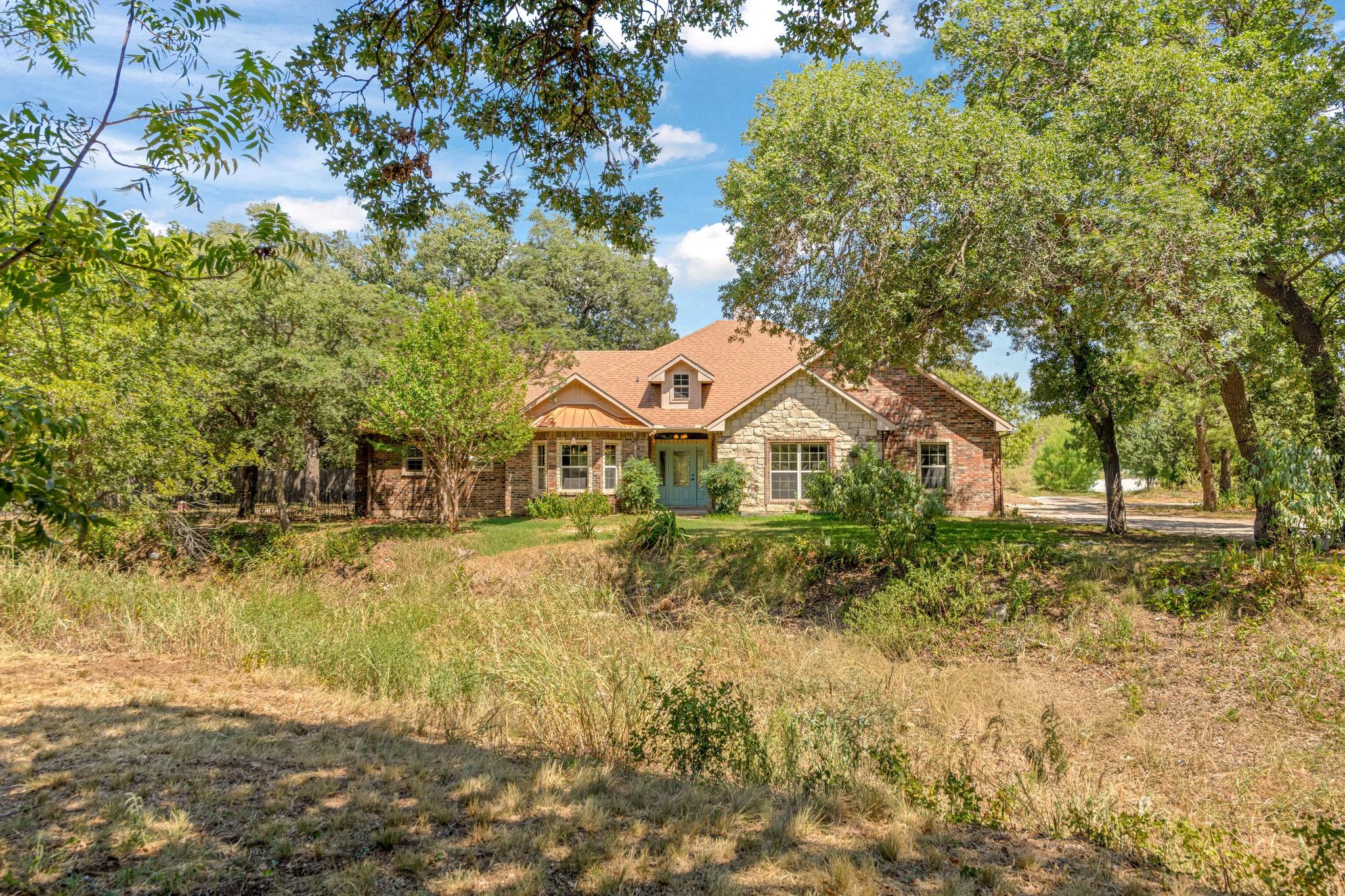 main property photo 3