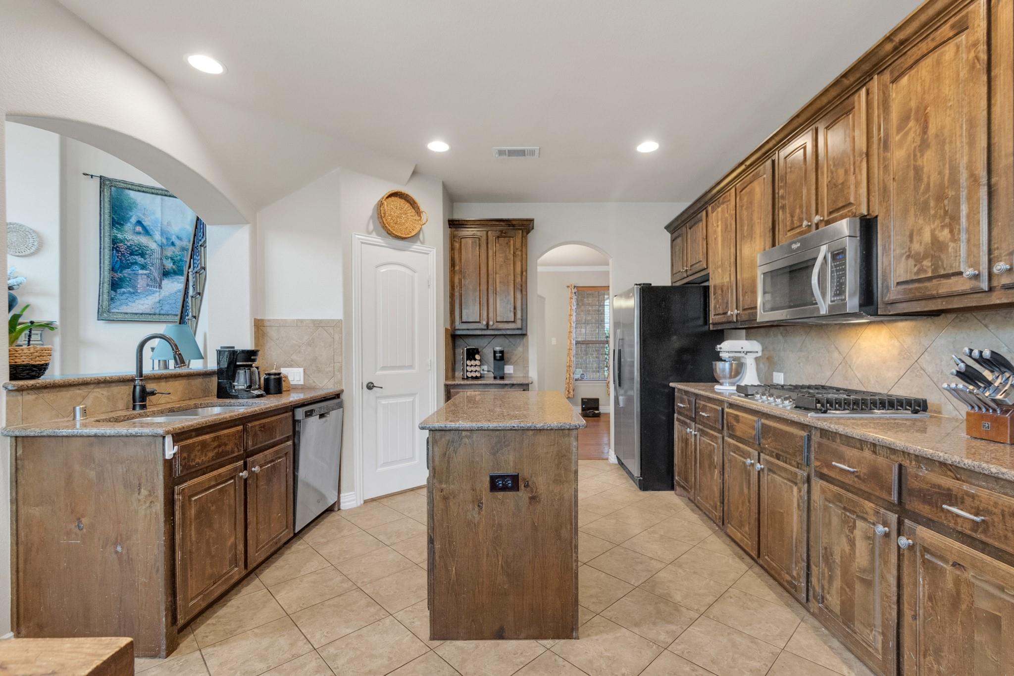main property photo 8