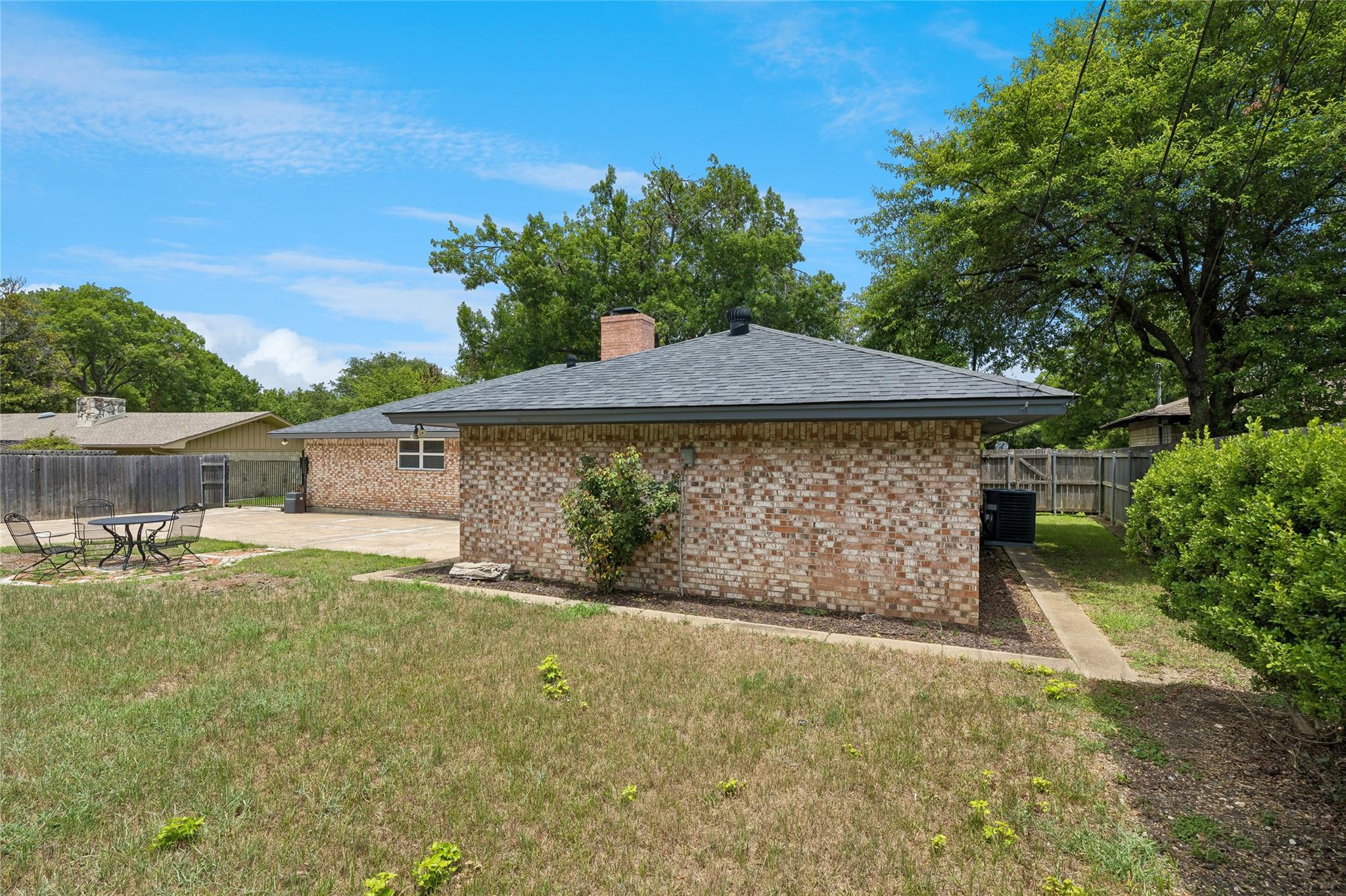 main property photo 35