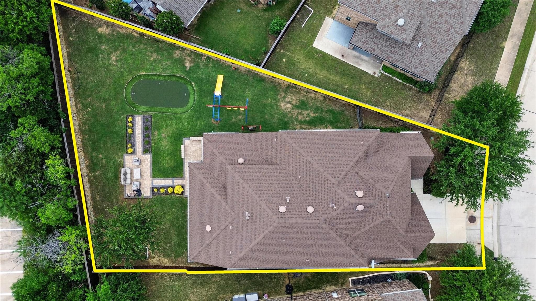 main property photo 30