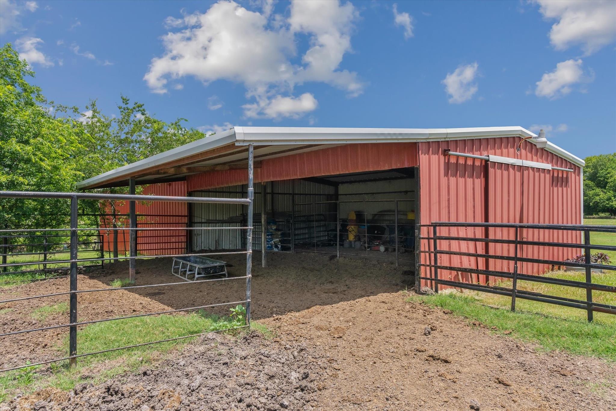 main property photo 11