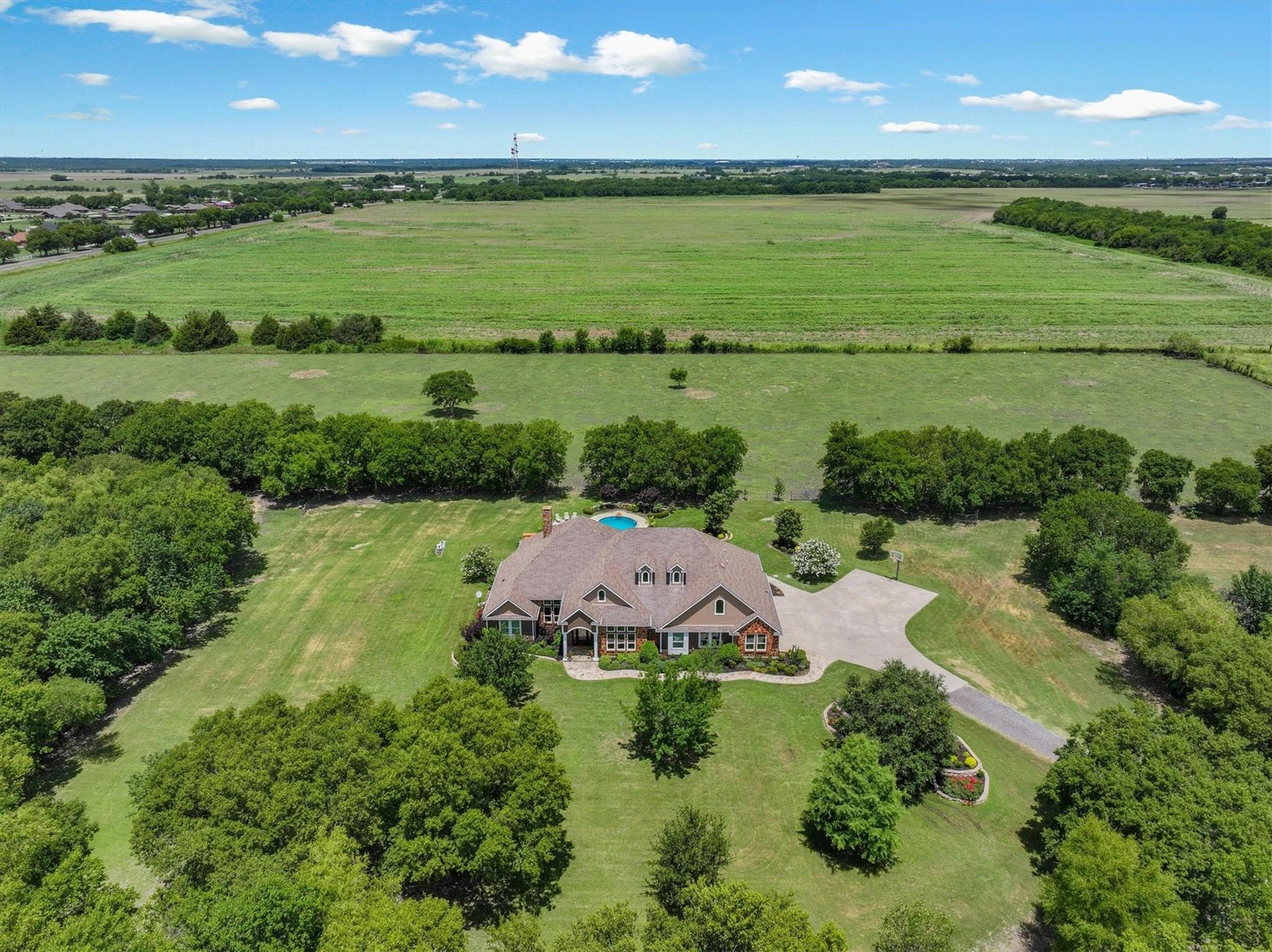 main property photo 3