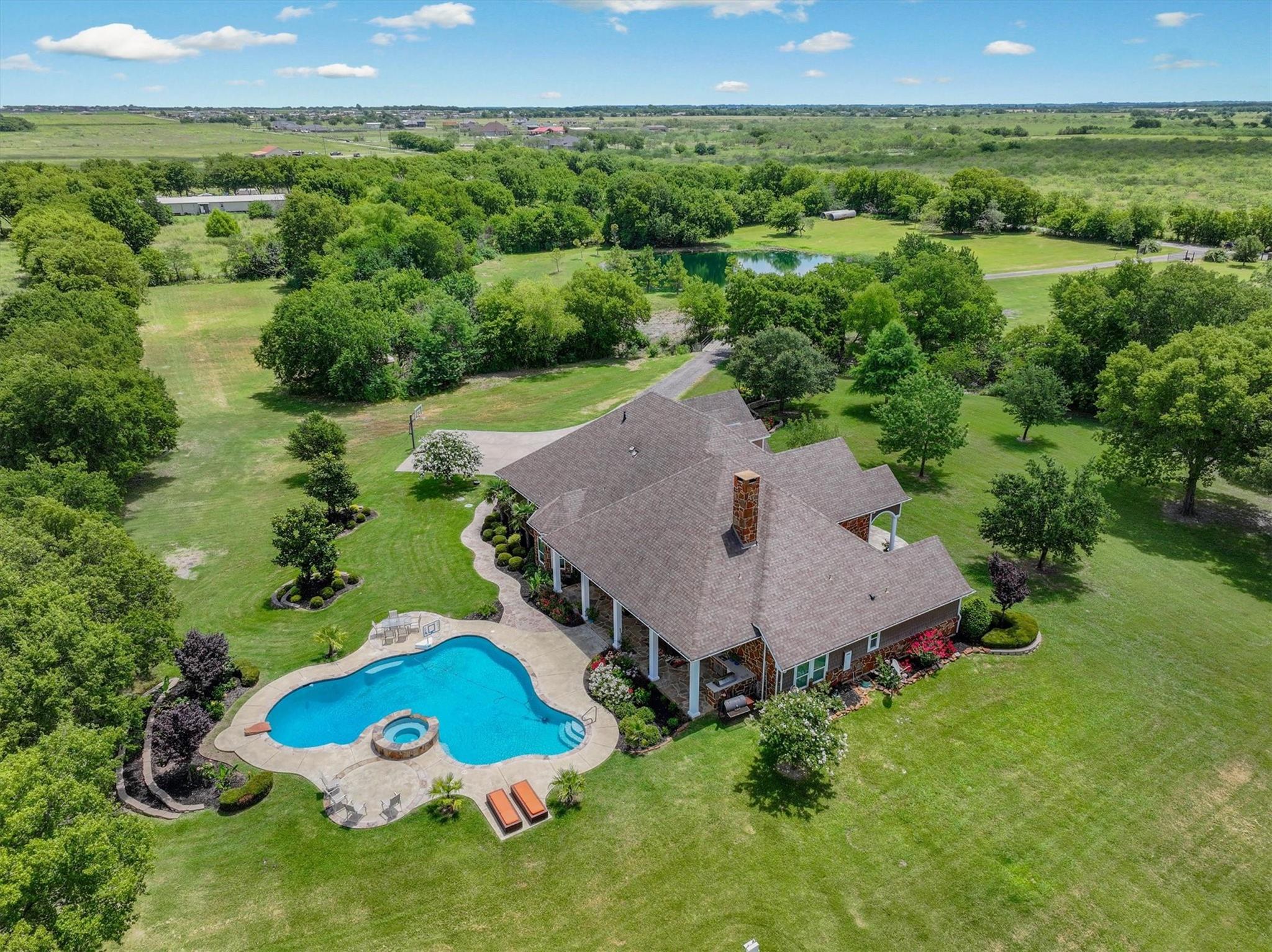 main property photo 8